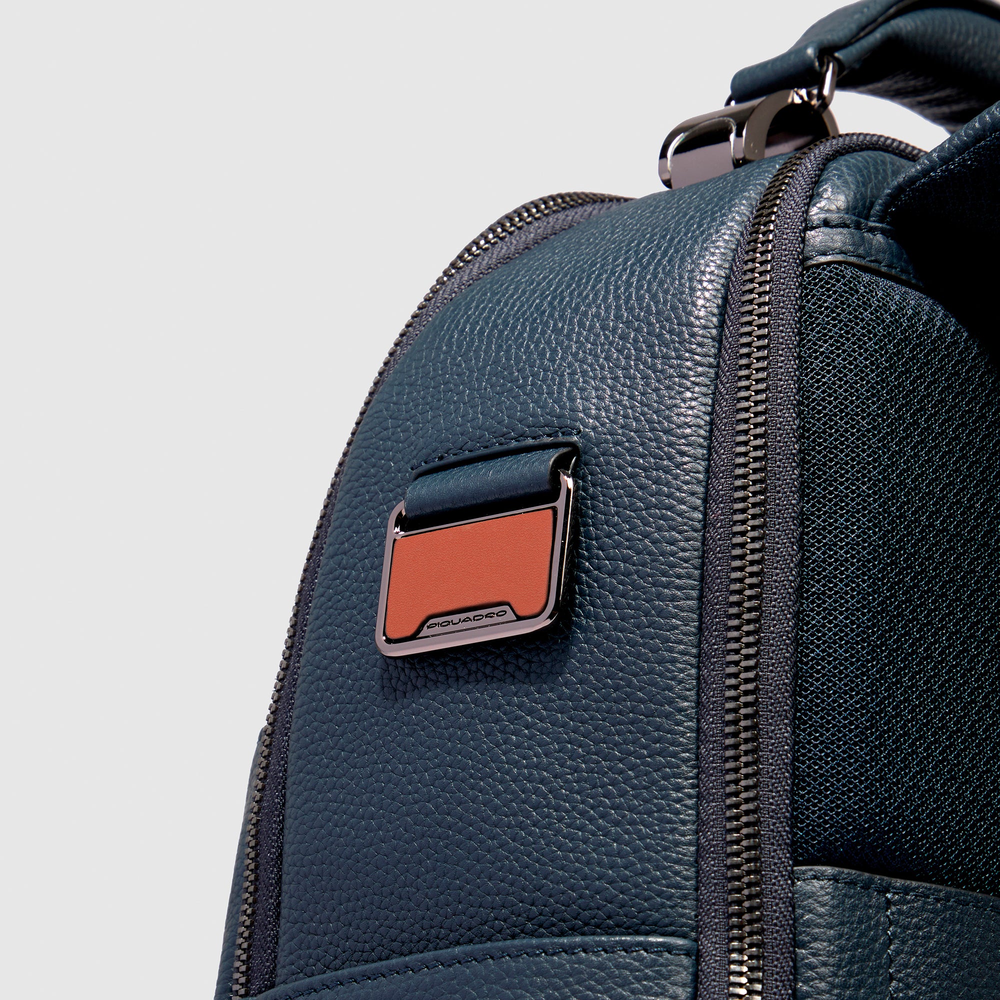 Plaque Monogramme Gunmetal