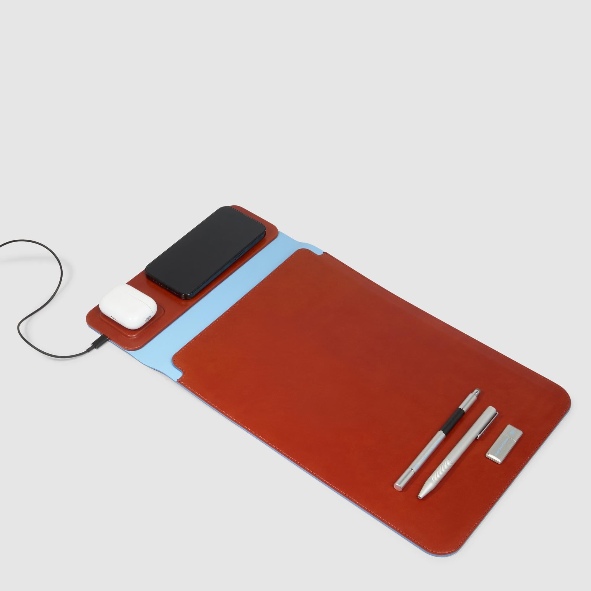 Laptop sleeve with 15W wireless charging - 2