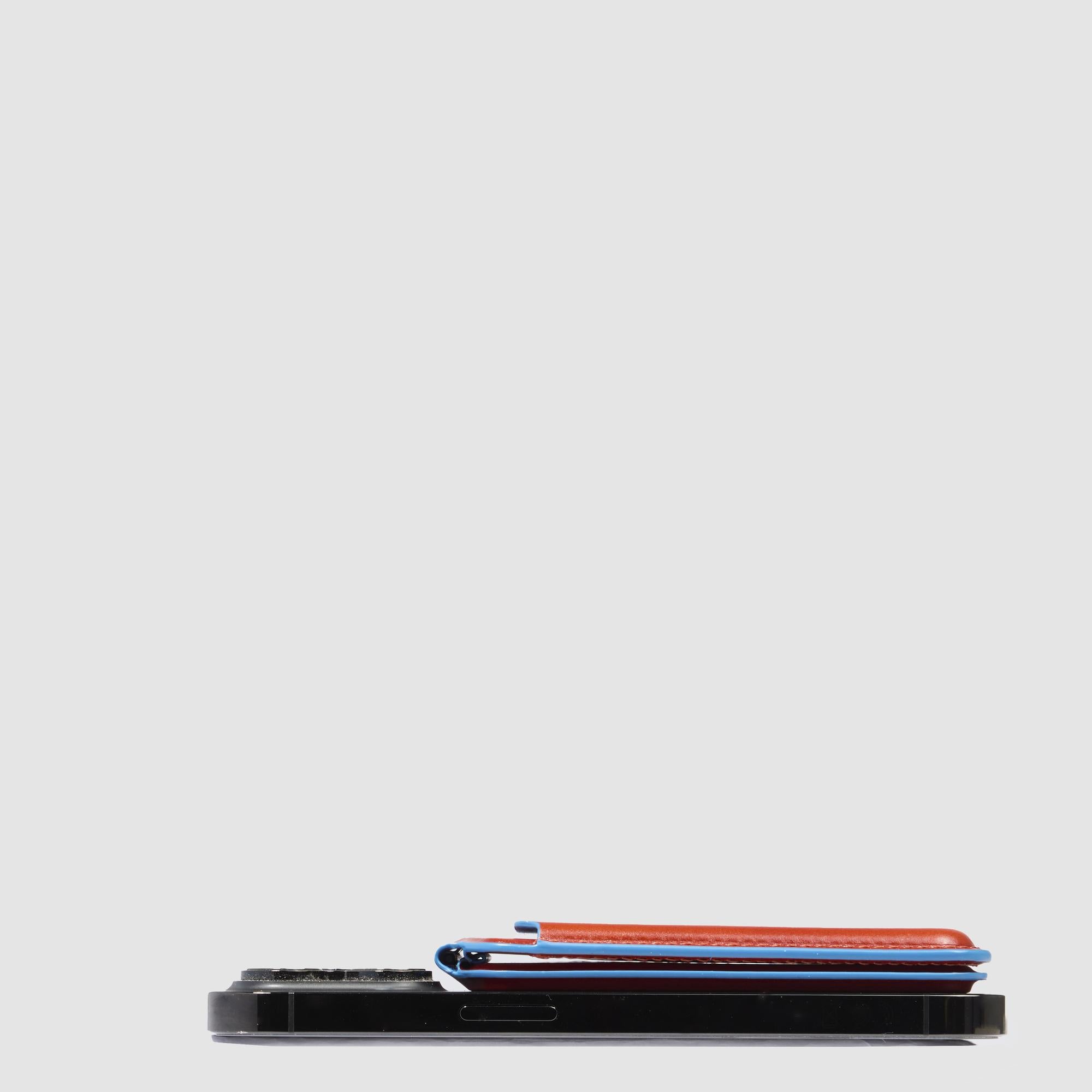 Portafogli MagSafe con tracker ricaricabile