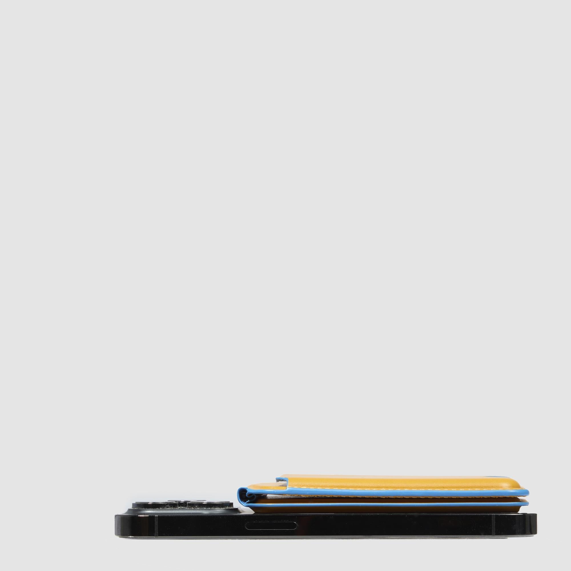 MagSafe wallet with rechargeable tracker