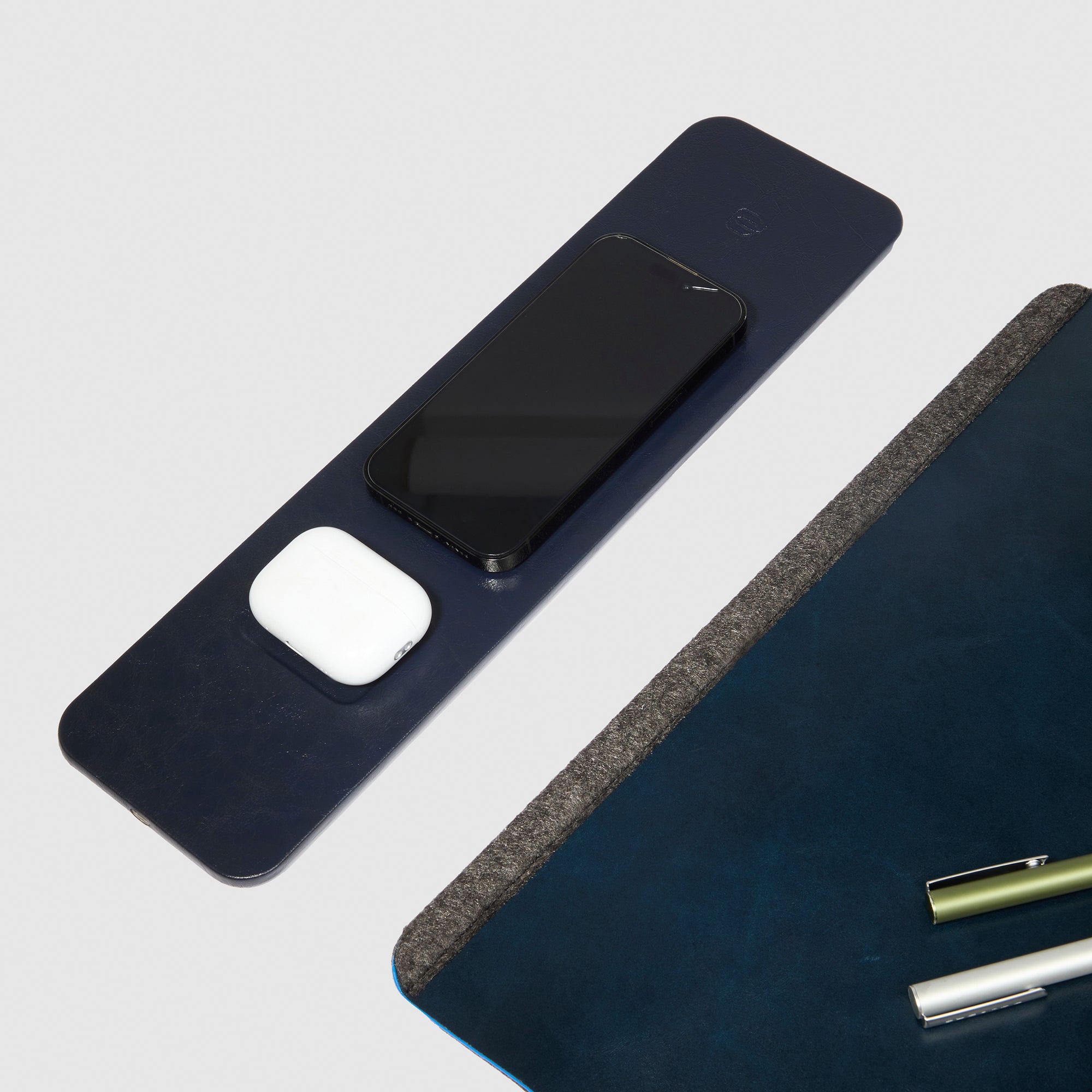 Desk pad with 15W wireless charging stations - 3