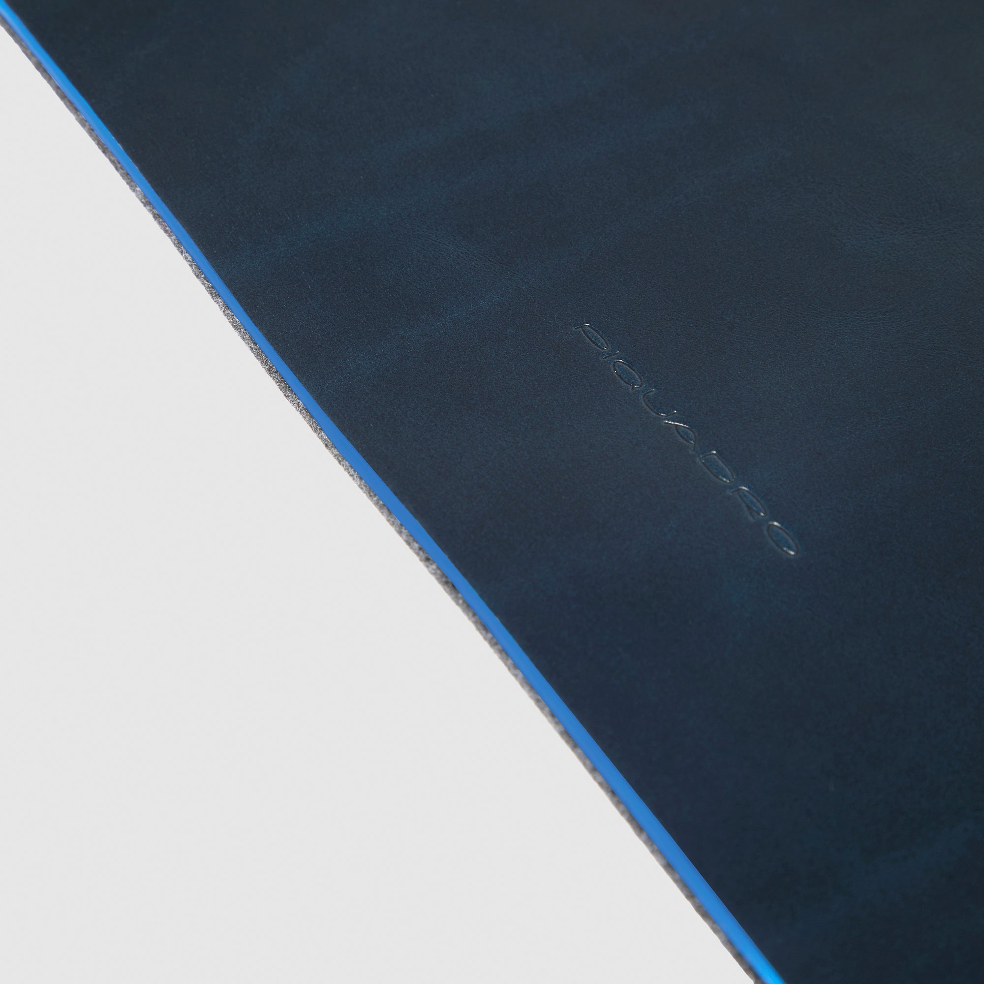 Desk pad with 15W wireless charging stations