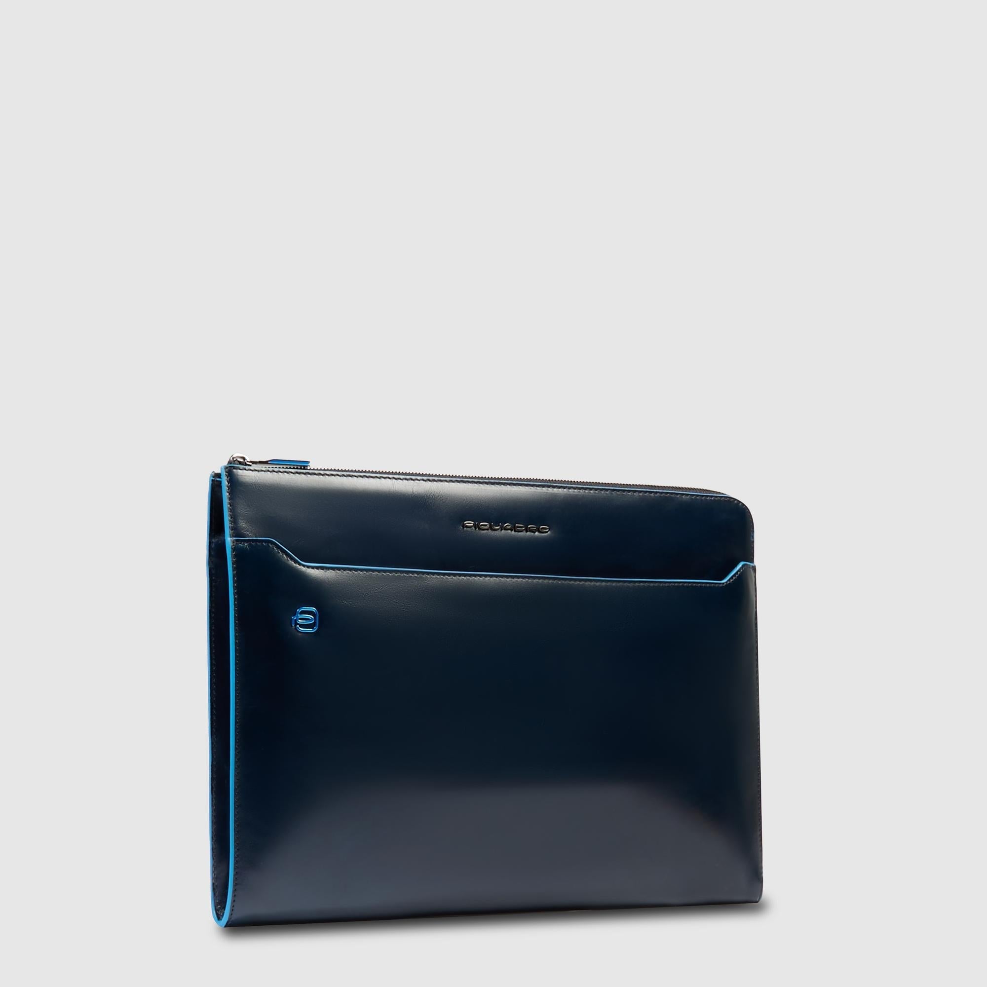 Laptop sleeve 13,3" with stow-away handles