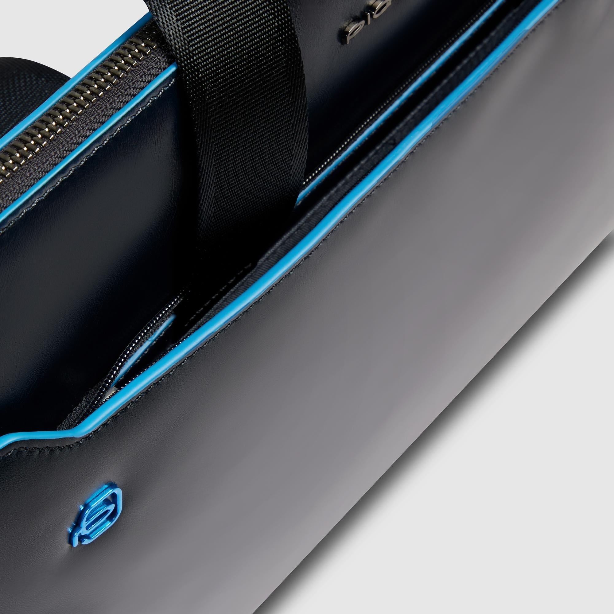 Laptop sleeve 13,3" with stow-away handles - 6