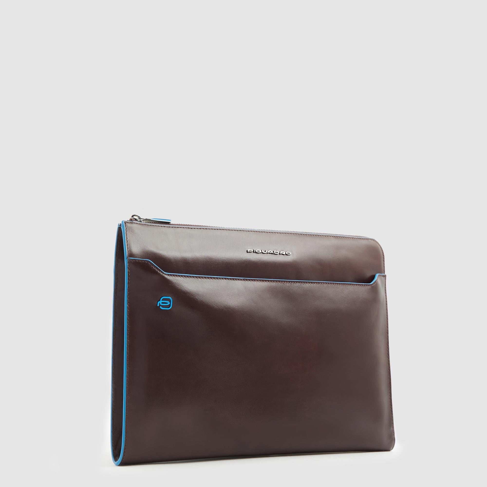 Laptop sleeve 13,3" with stow-away handles