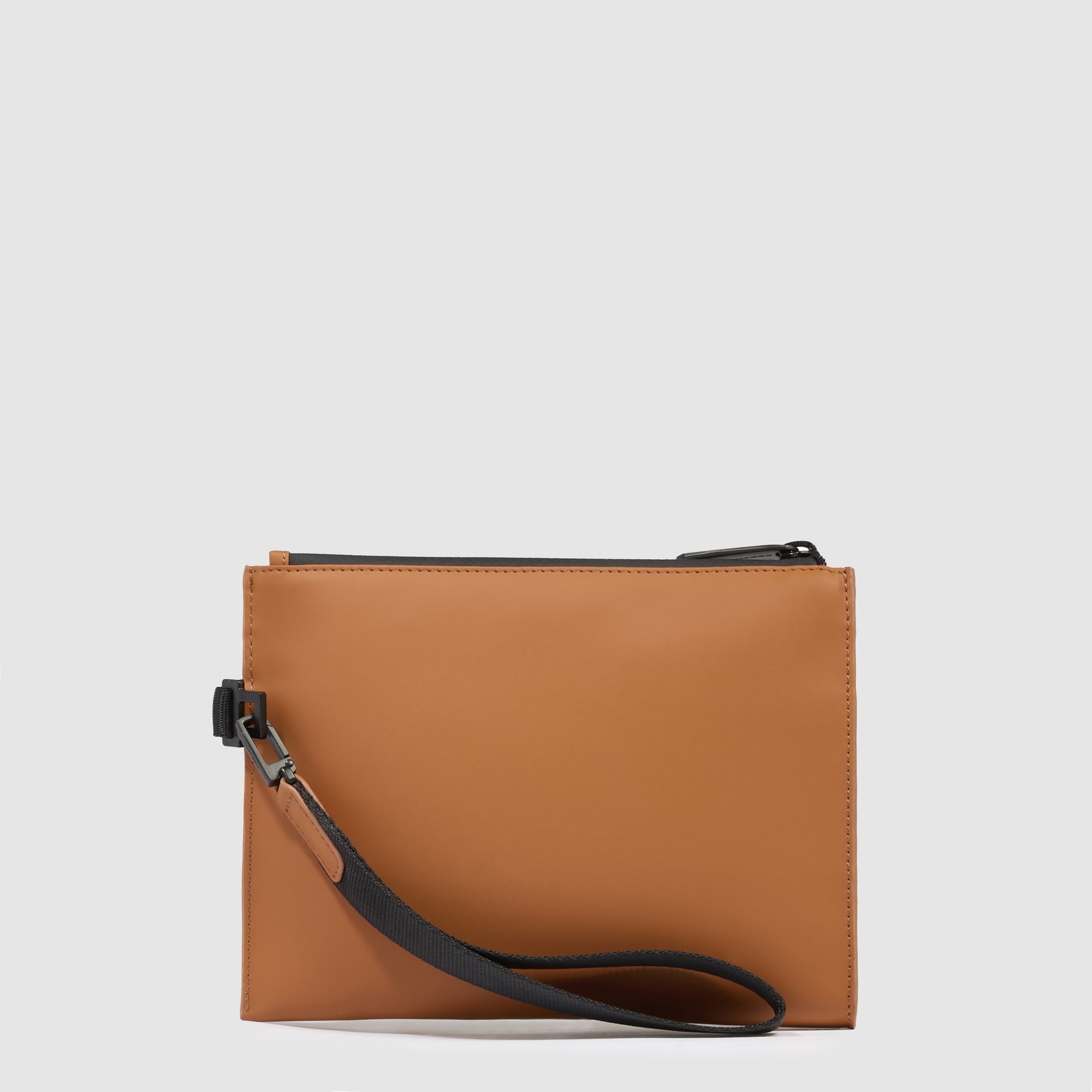 Water resistant clutch