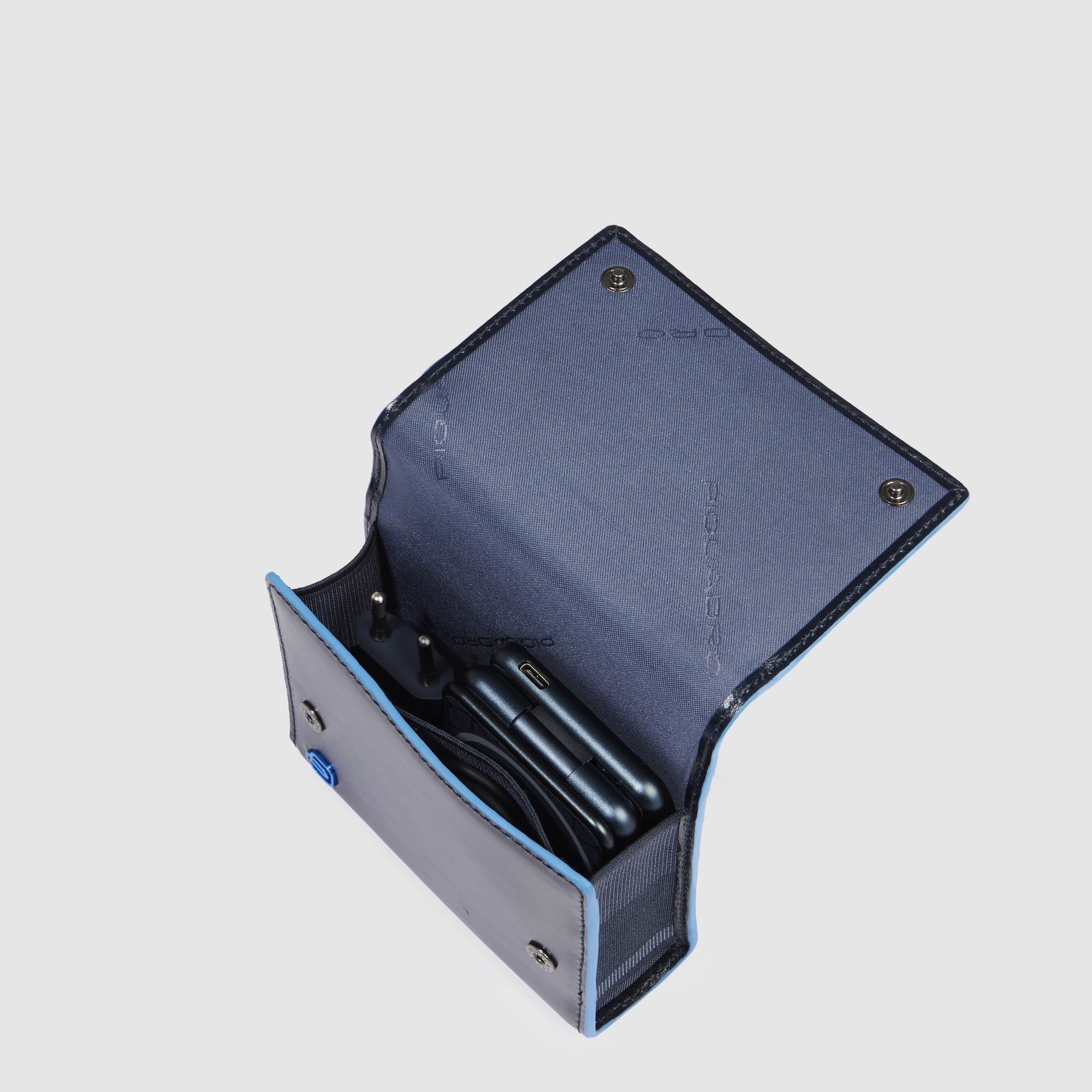 Case with foldable 15W 3-in-1 Charger - 5