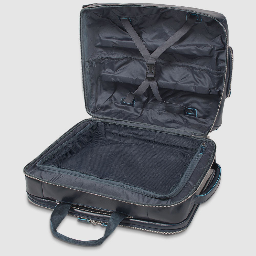 Cabin suitcase with garment sleeve - 4