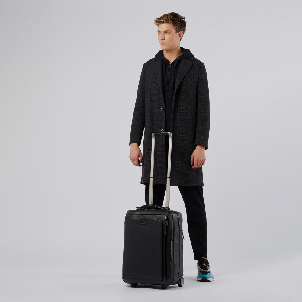 Cabin suitcase with garment sleeve - 8