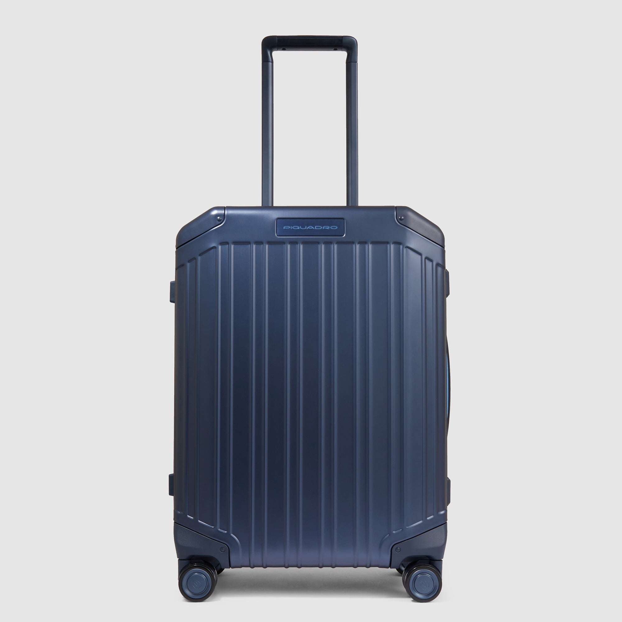 Slim, 4 wheel cabin suitcase - 1