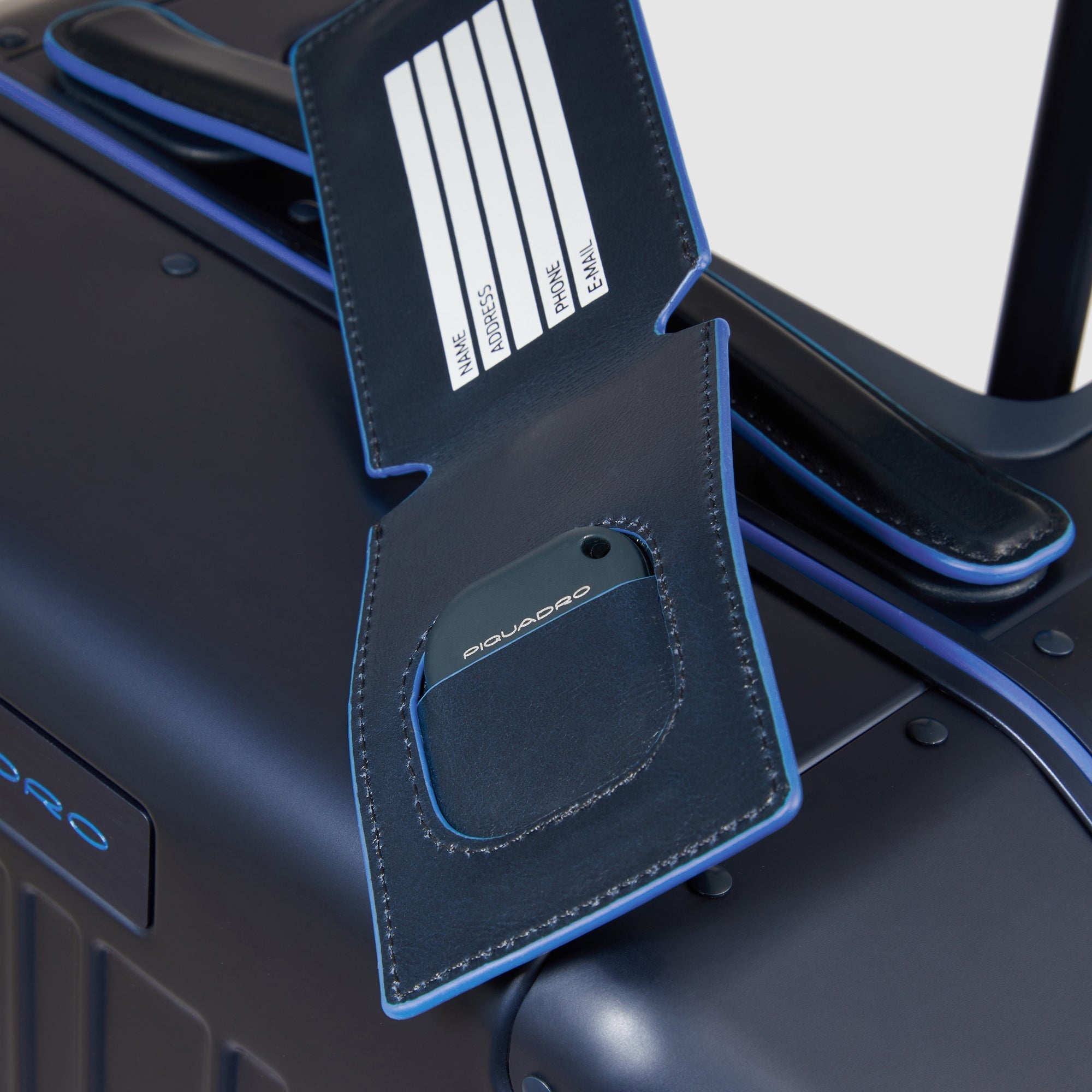 Slim, 4 wheel cabin suitcase