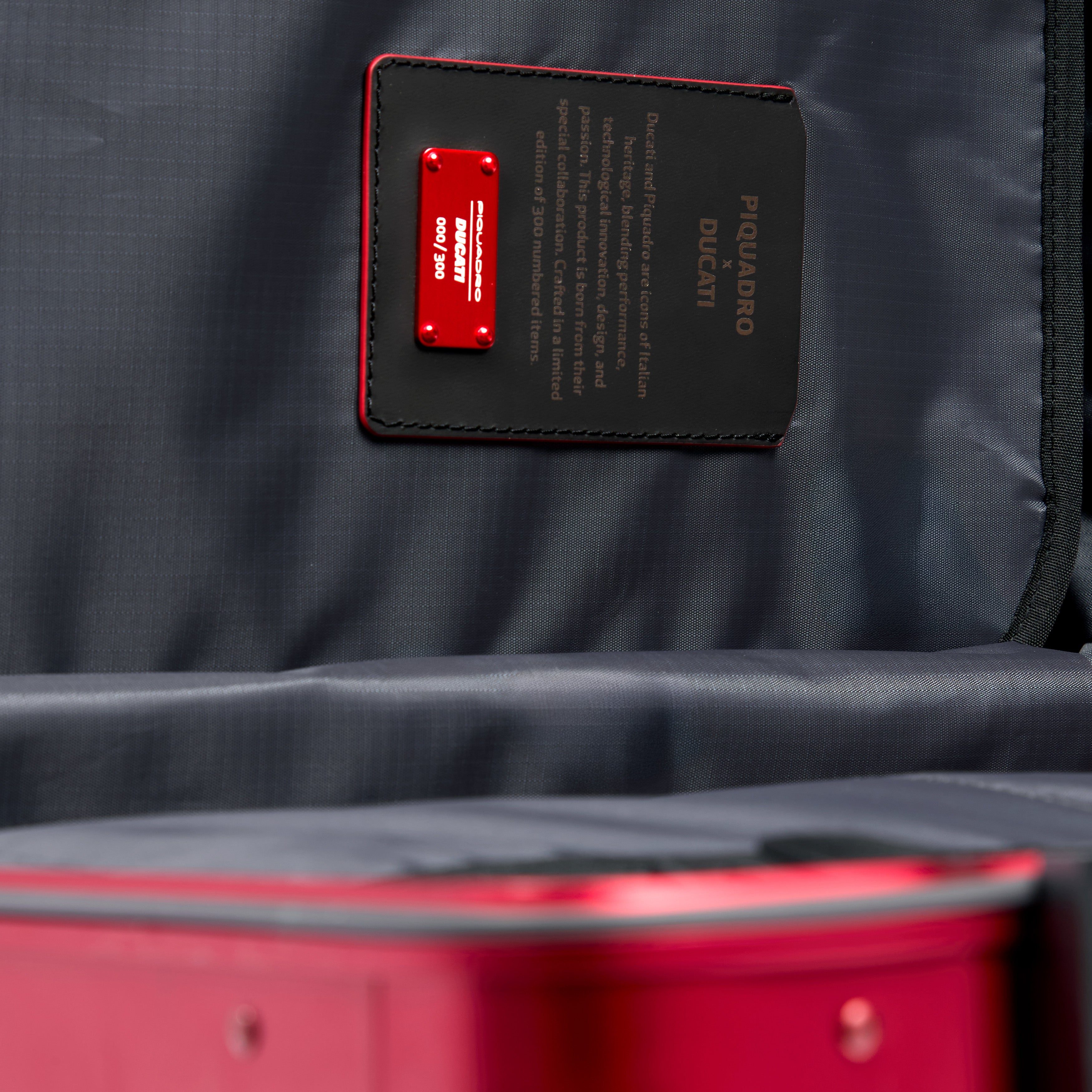 4 wheel cabin suitcase "Piquadro x Ducati"