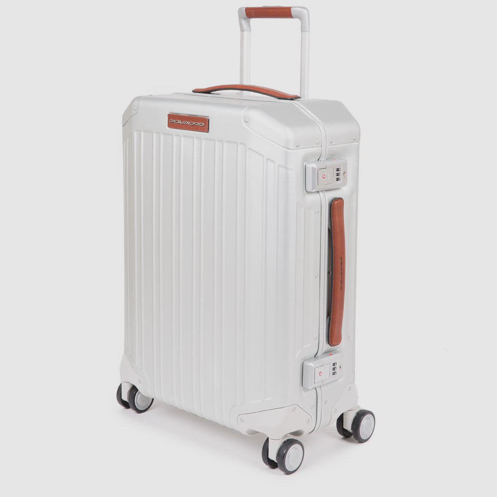 Medium size, 4 wheel suitcase