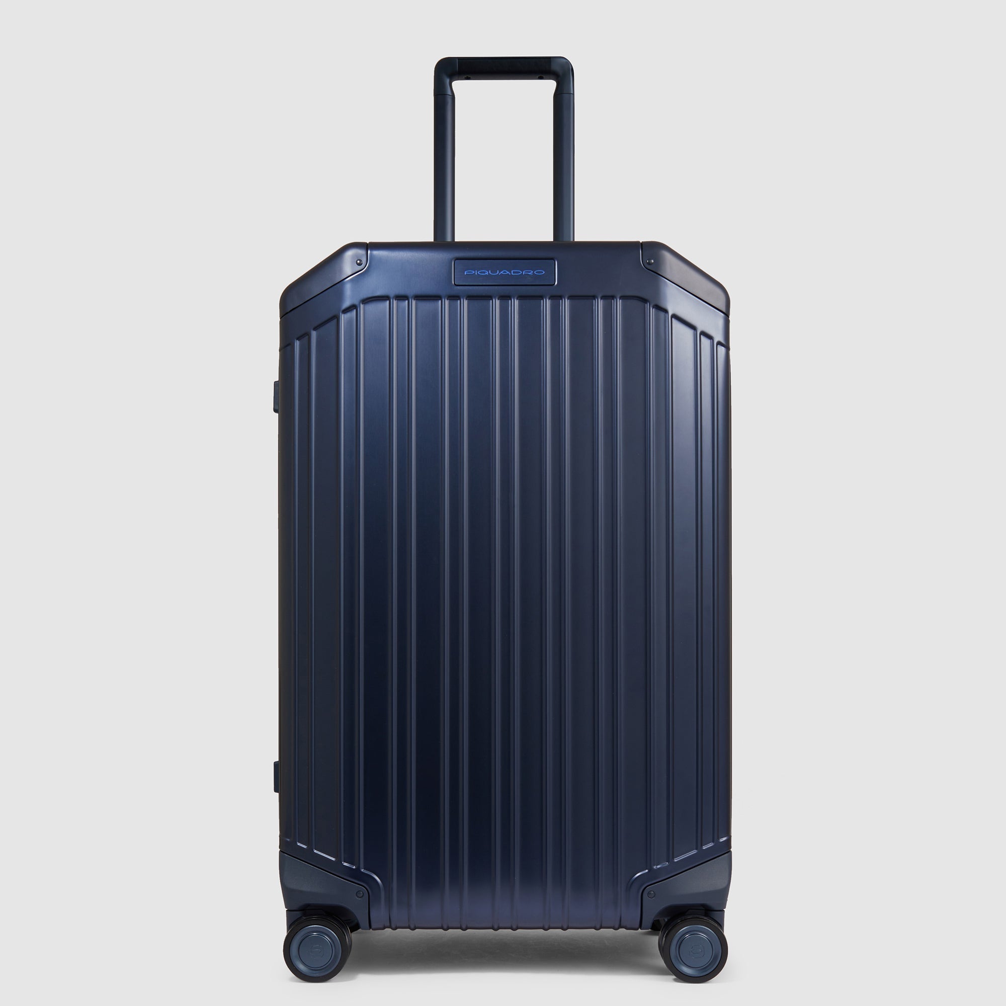 Medium size, 4 wheel suitcase