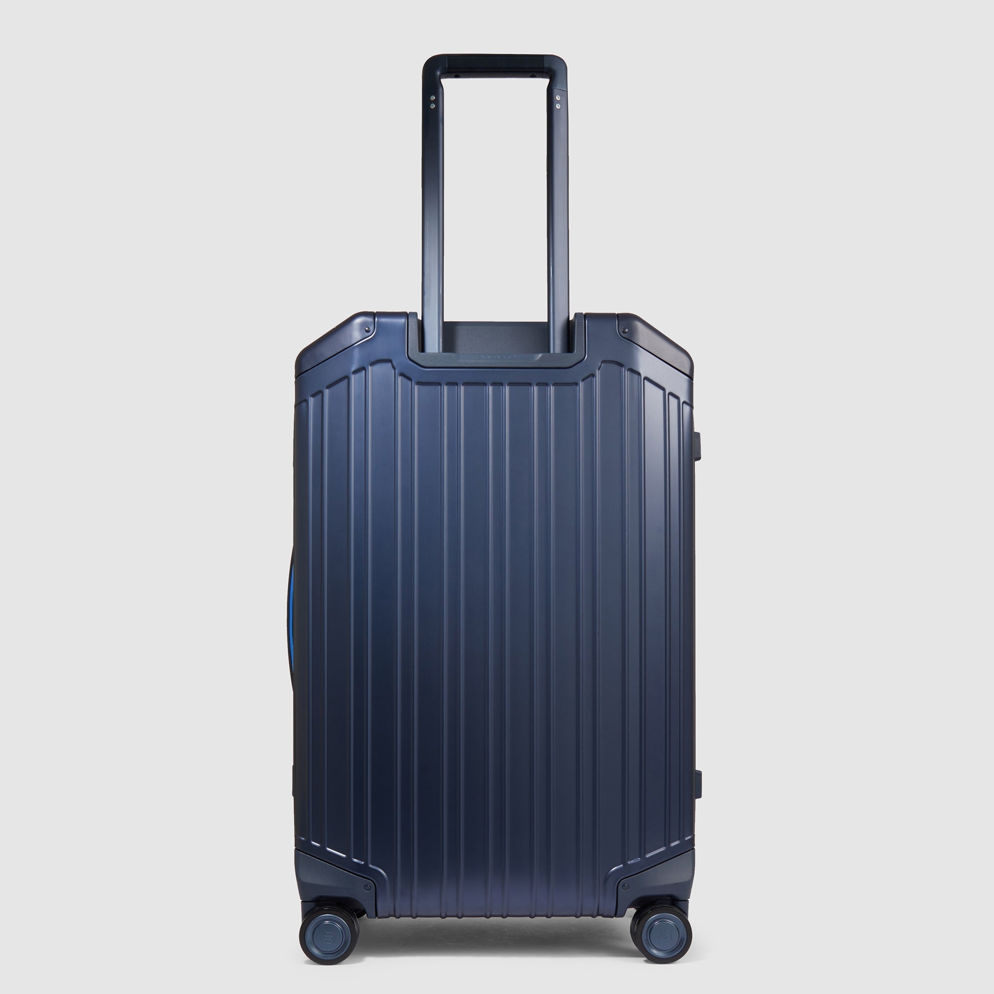 Medium size, 4 wheel suitcase