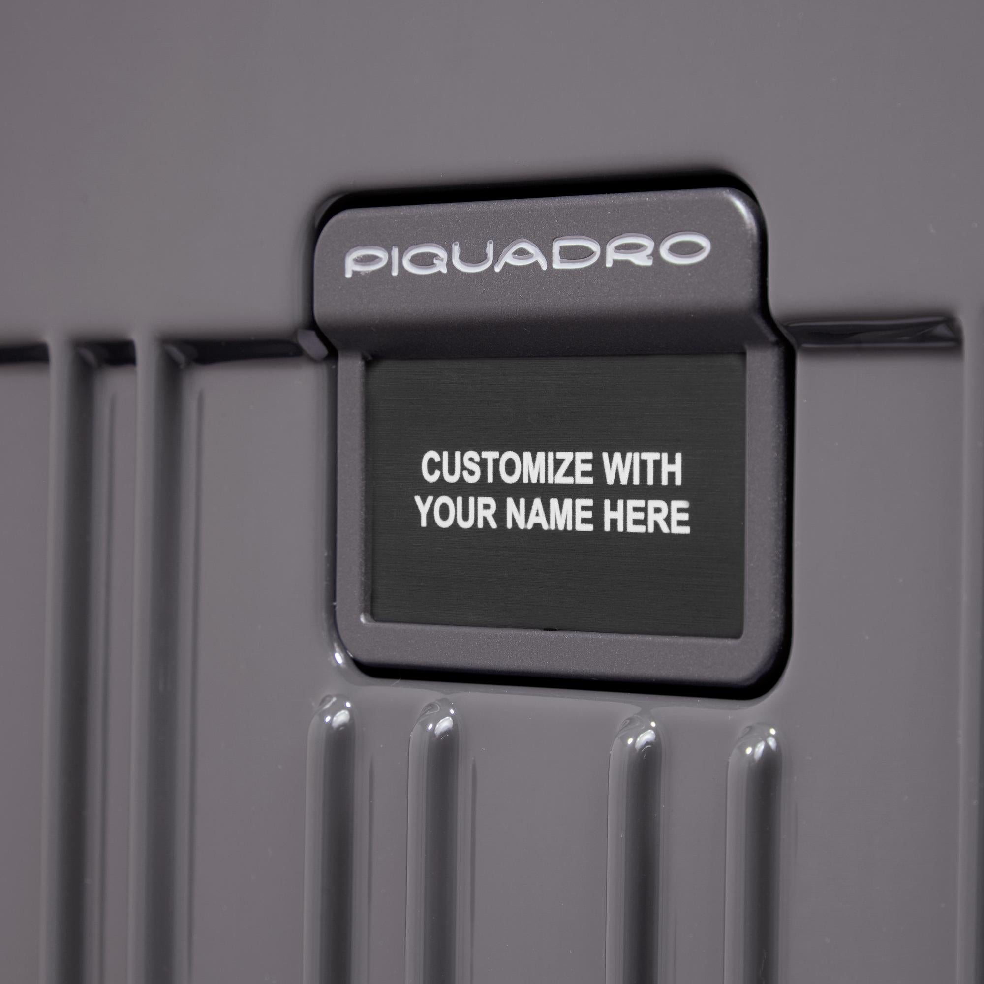 Medium size, expandable 4 wheel suitcase