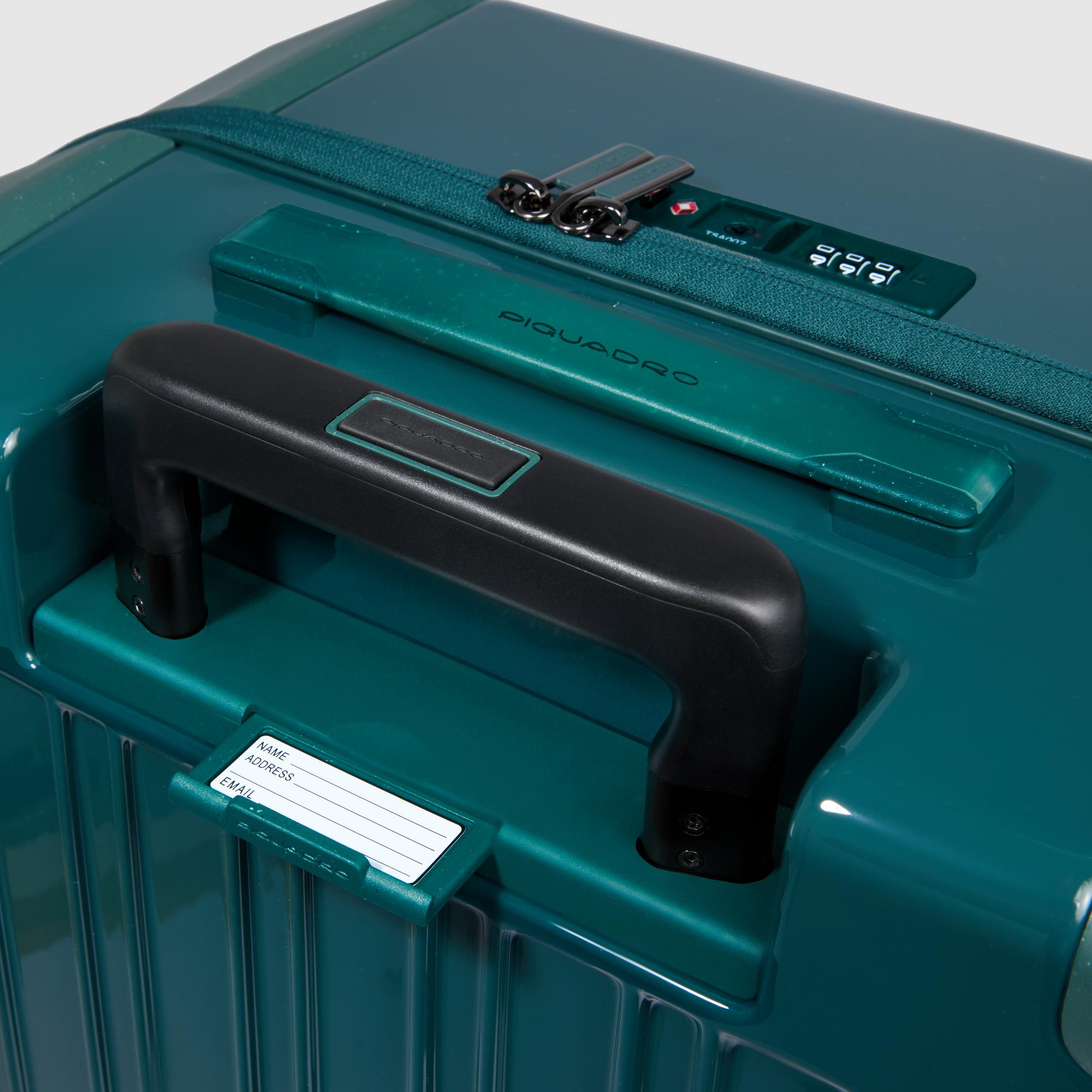 Medium size, expandable 4 wheel suitcase