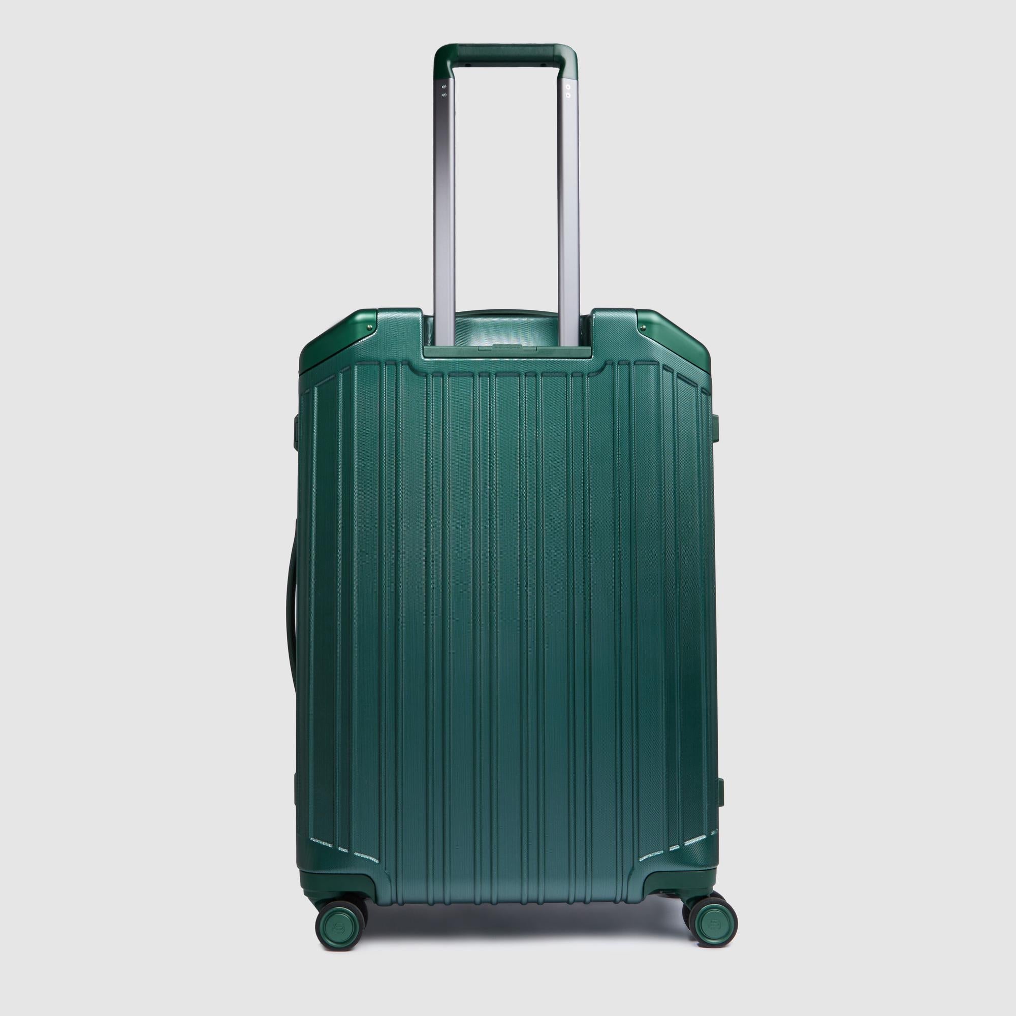 Medium size 4 wheel suitcase - 3