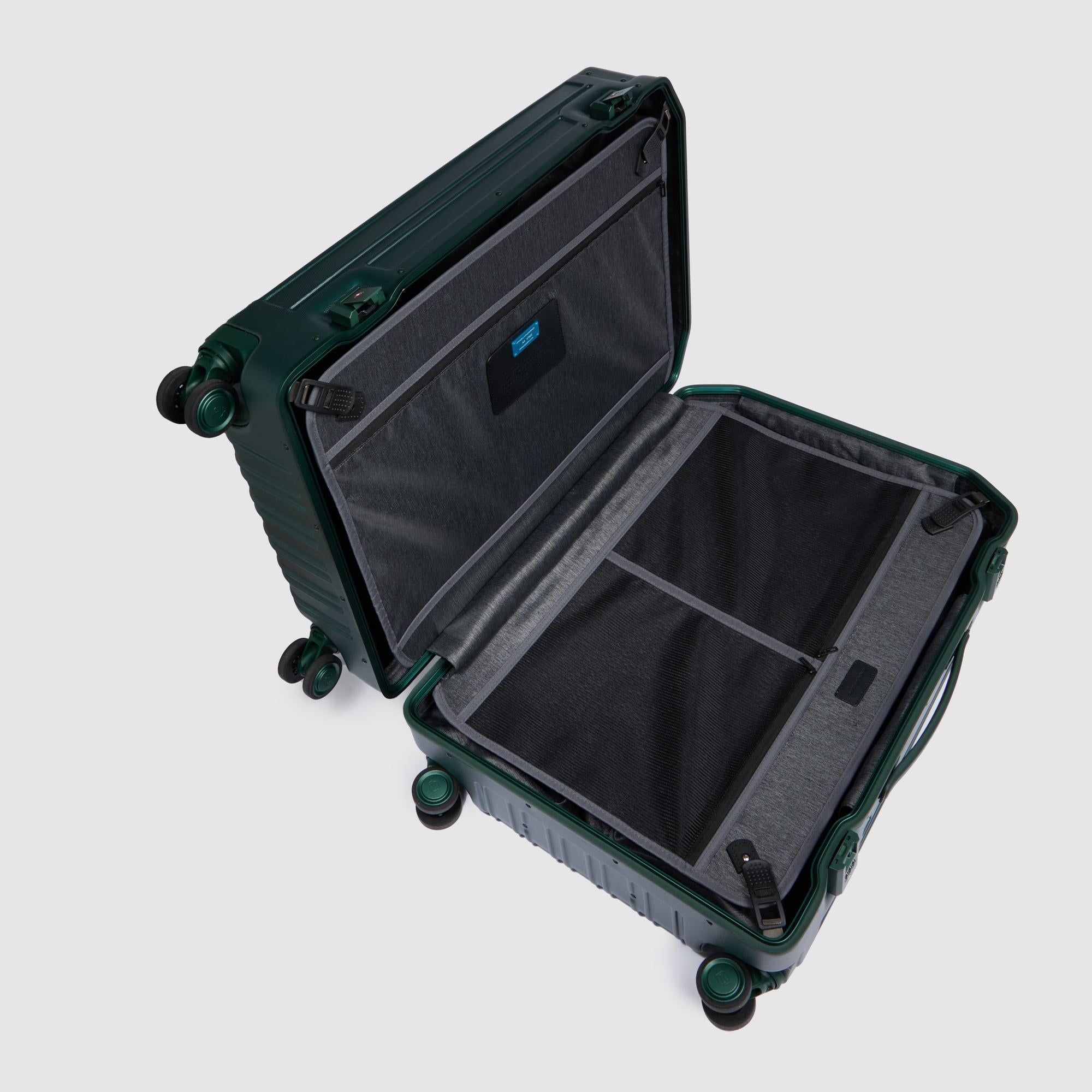 Medium size 4 wheel suitcase - 5