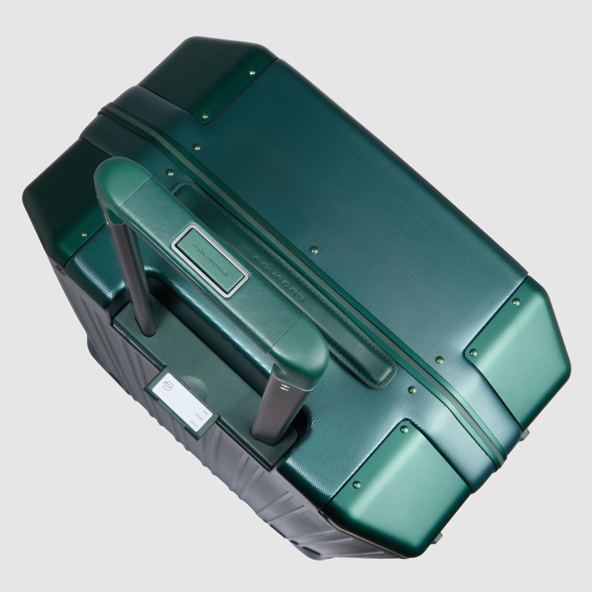 Medium size 4 wheel suitcase - 6