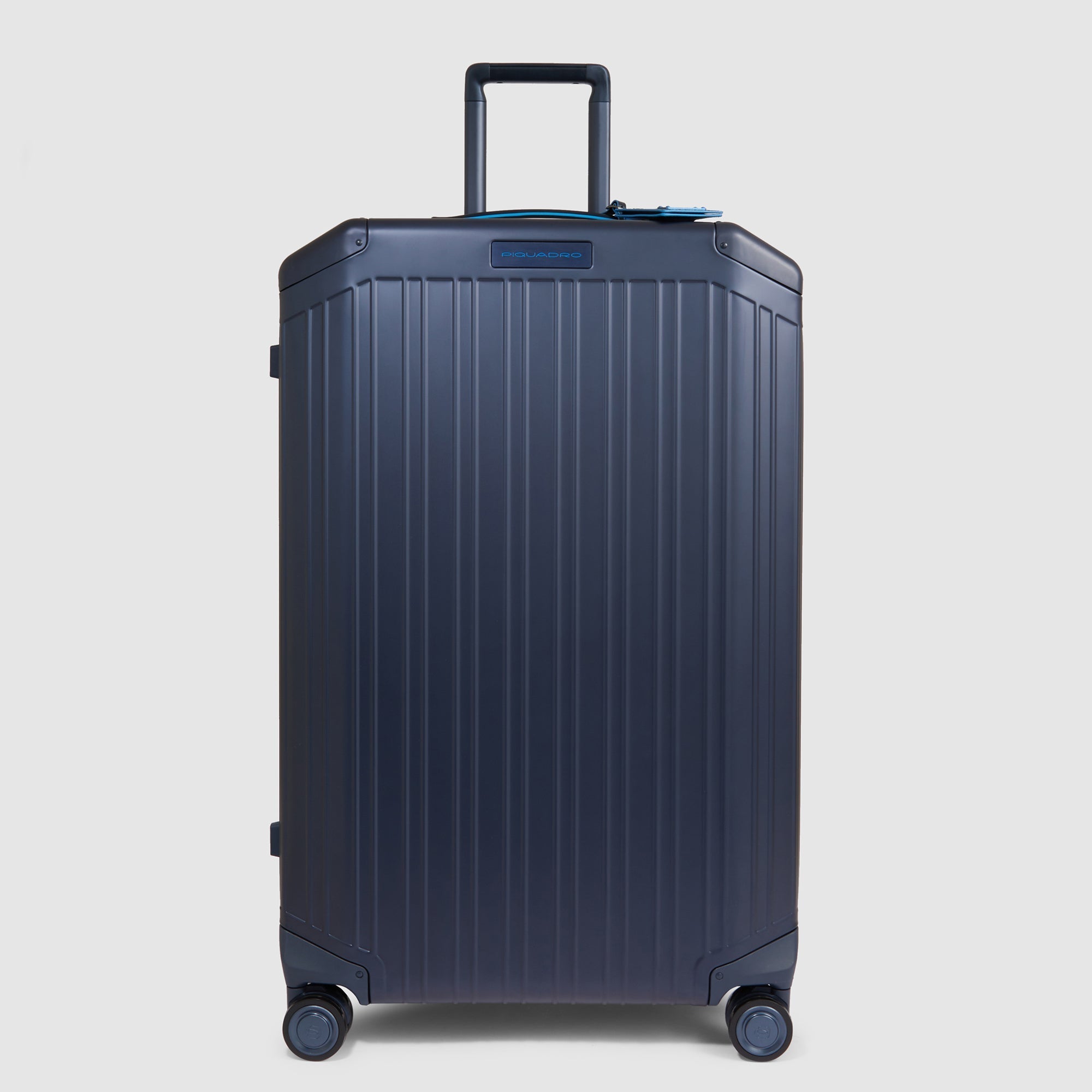 Large 4 wheel suitcase with waterproof cover - 1