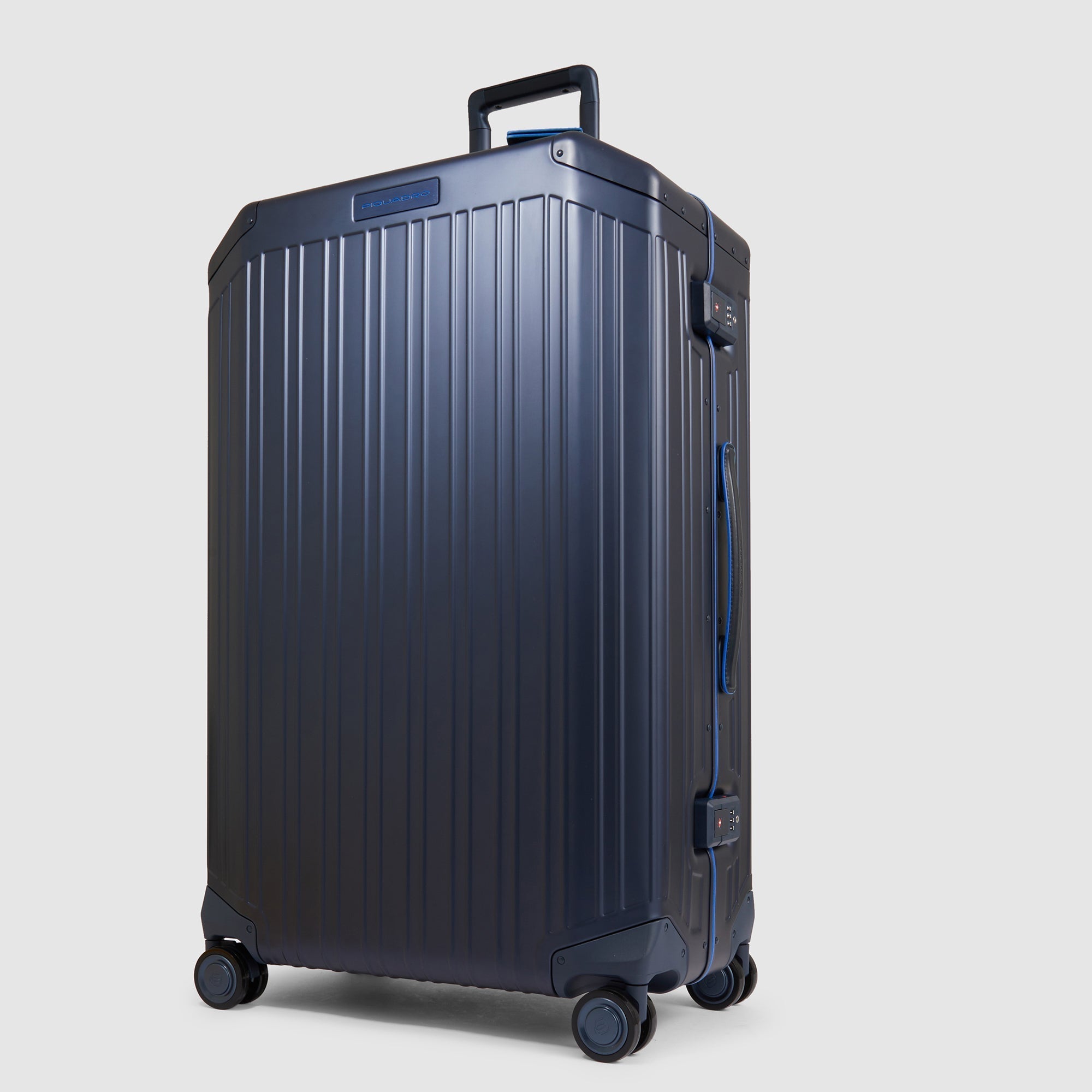 Large 4 wheel suitcase with waterproof cover