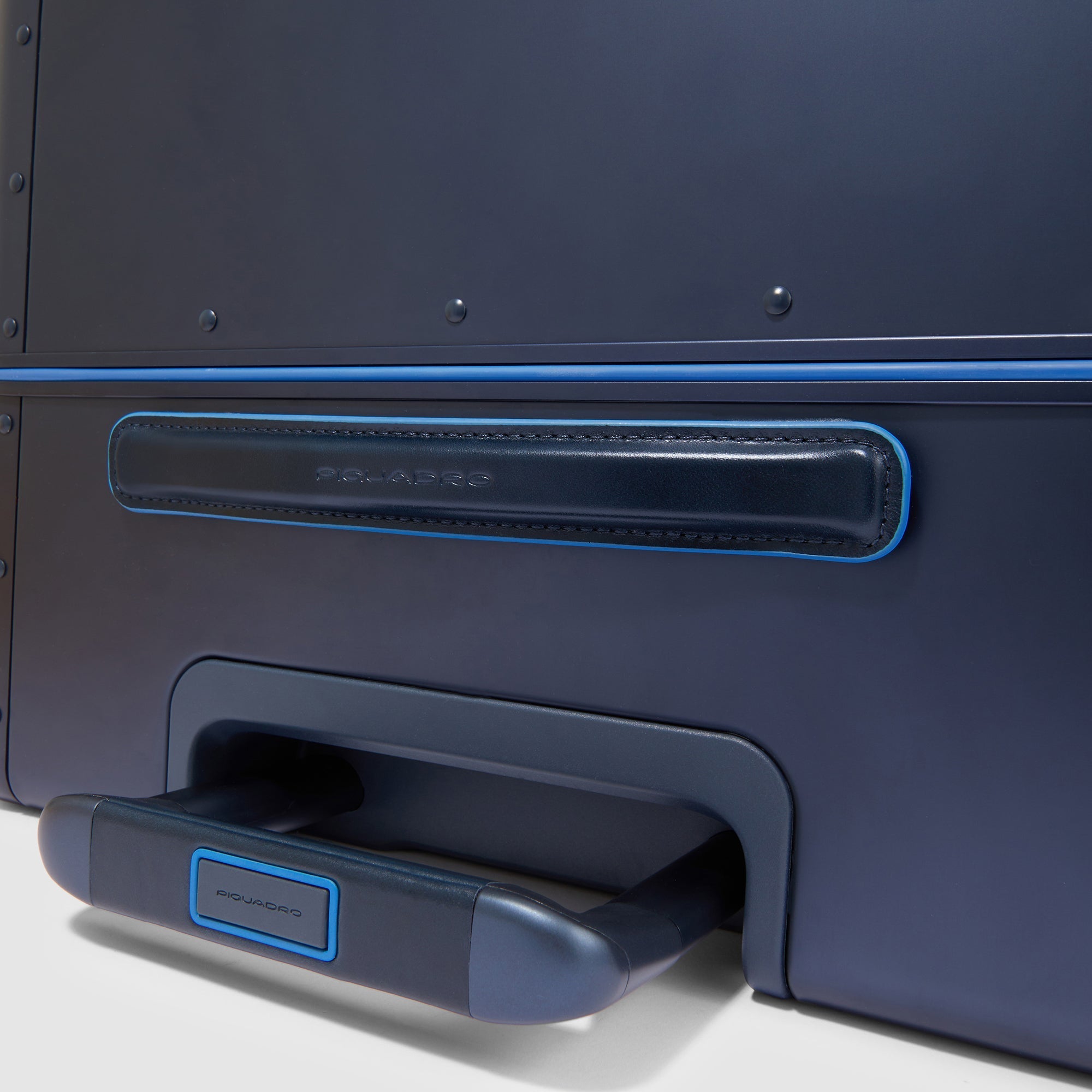 Large 4 wheel suitcase with waterproof cover