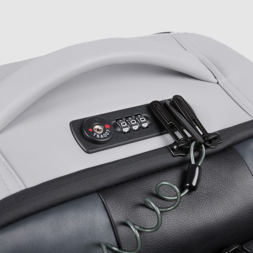 Convertible to backpack cabin suitcase - 7