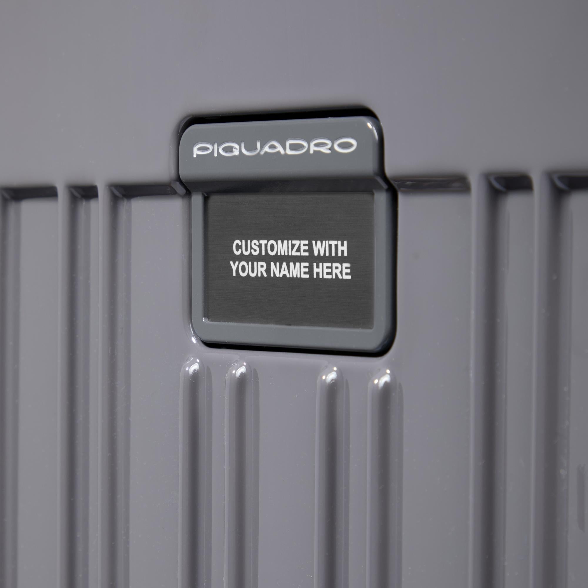 Hardside 4 wheel suitcase in trunk shape