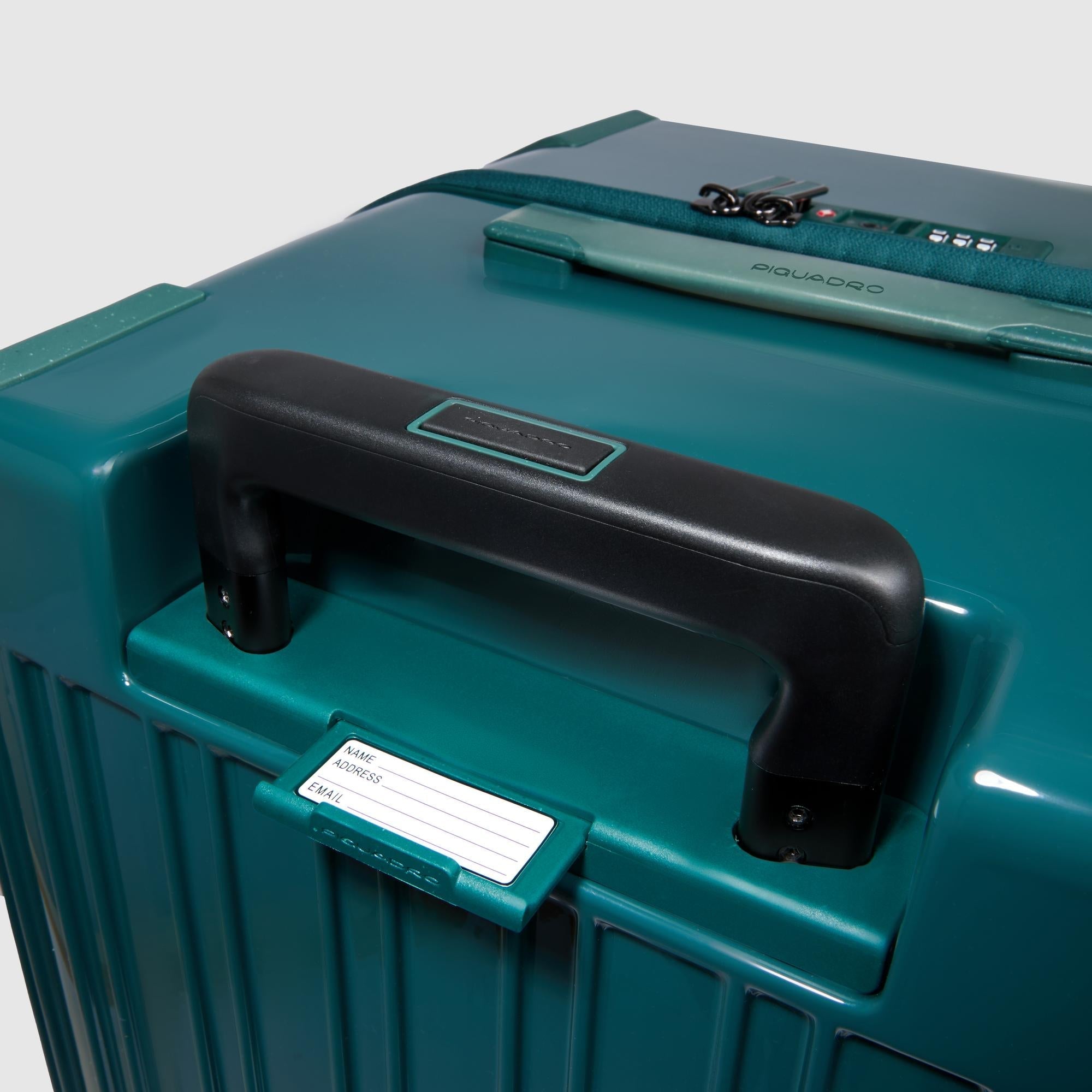 Hardside 4 wheel suitcase in trunk shape