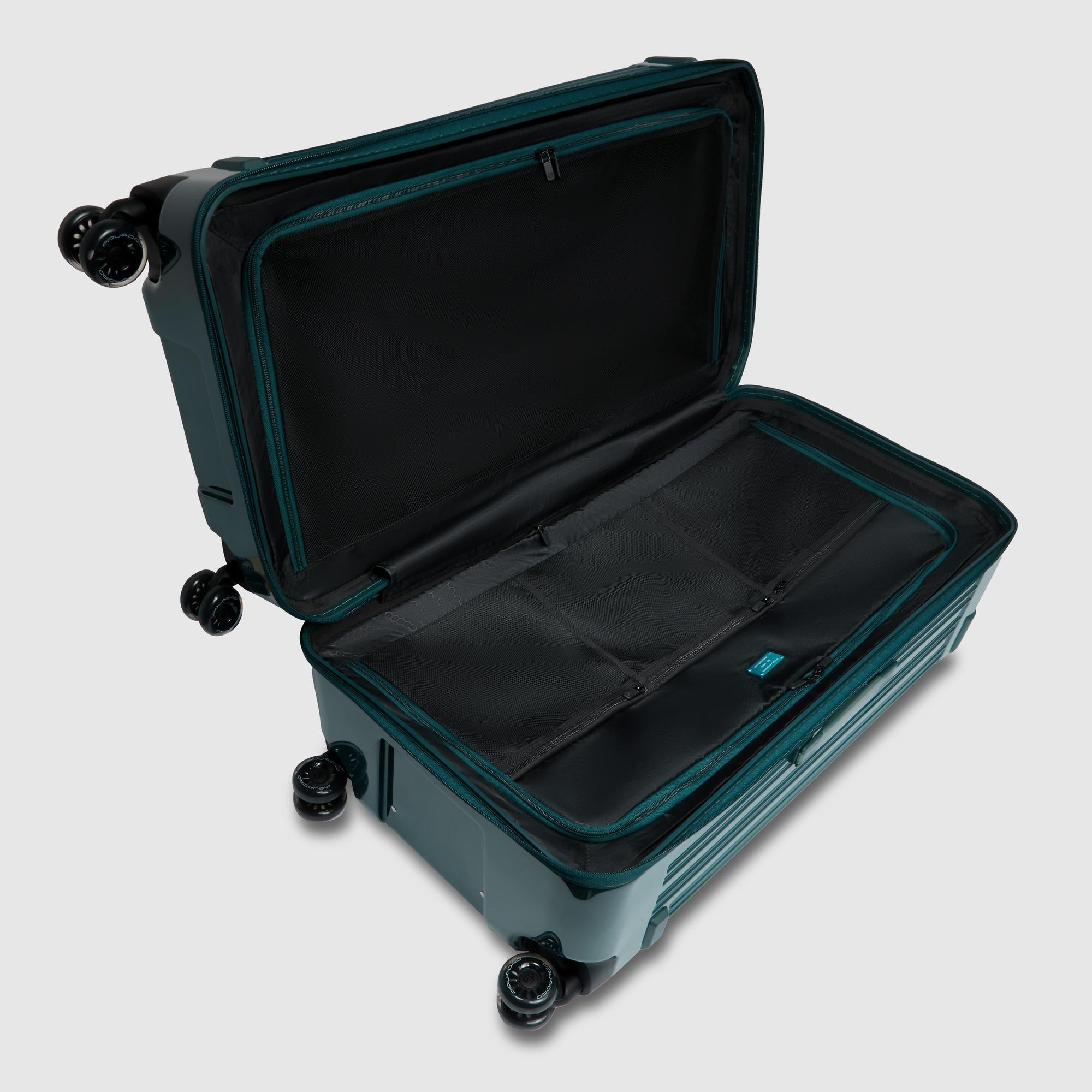 Hardside 4 wheel suitcase in trunk shape