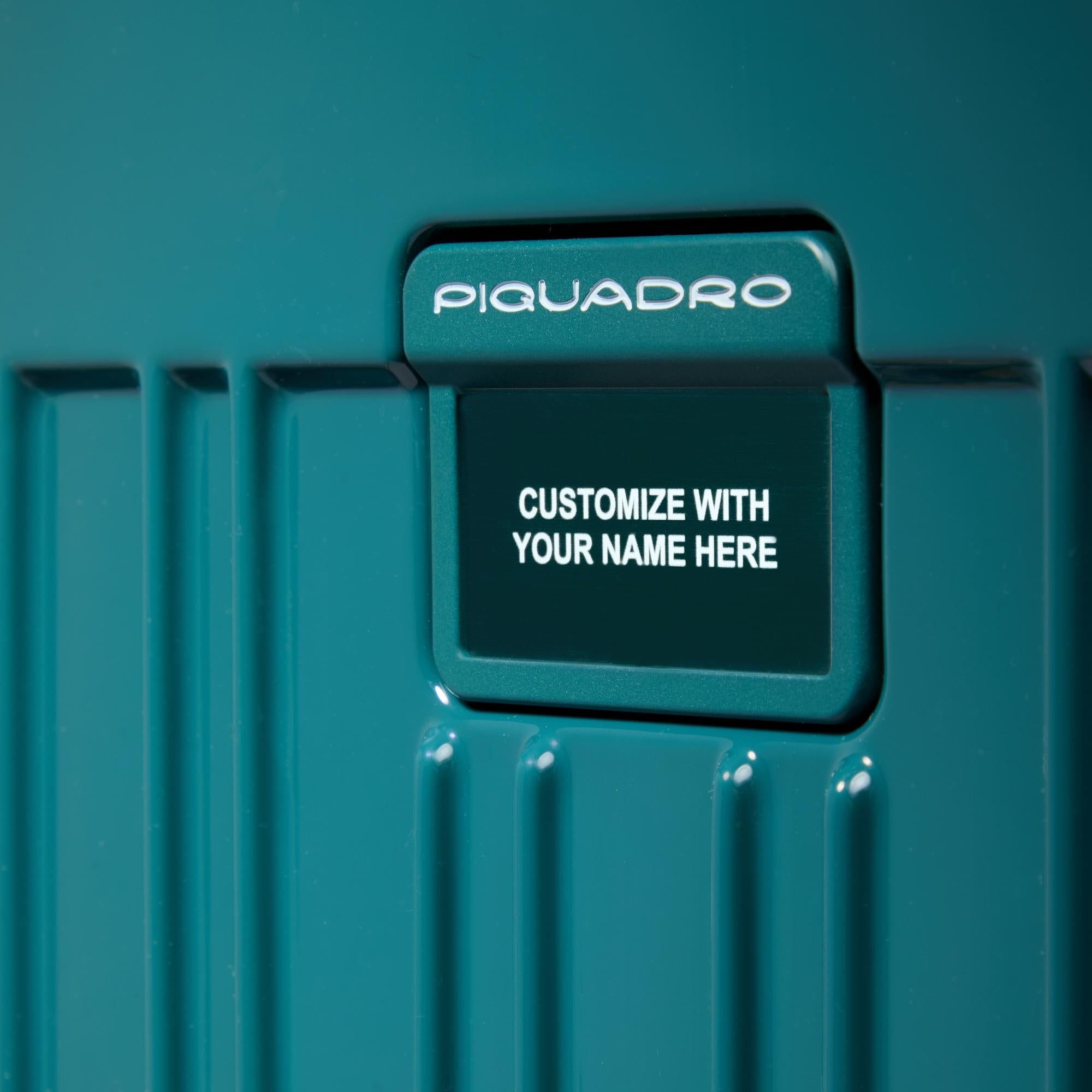 Hardside 4 wheel suitcase in trunk shape