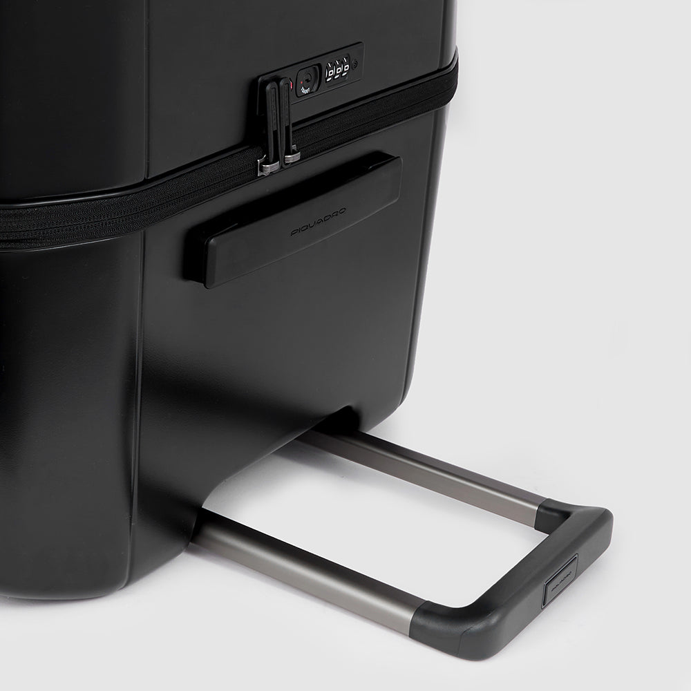 Hardside 4 wheel suitcase in trunk shape