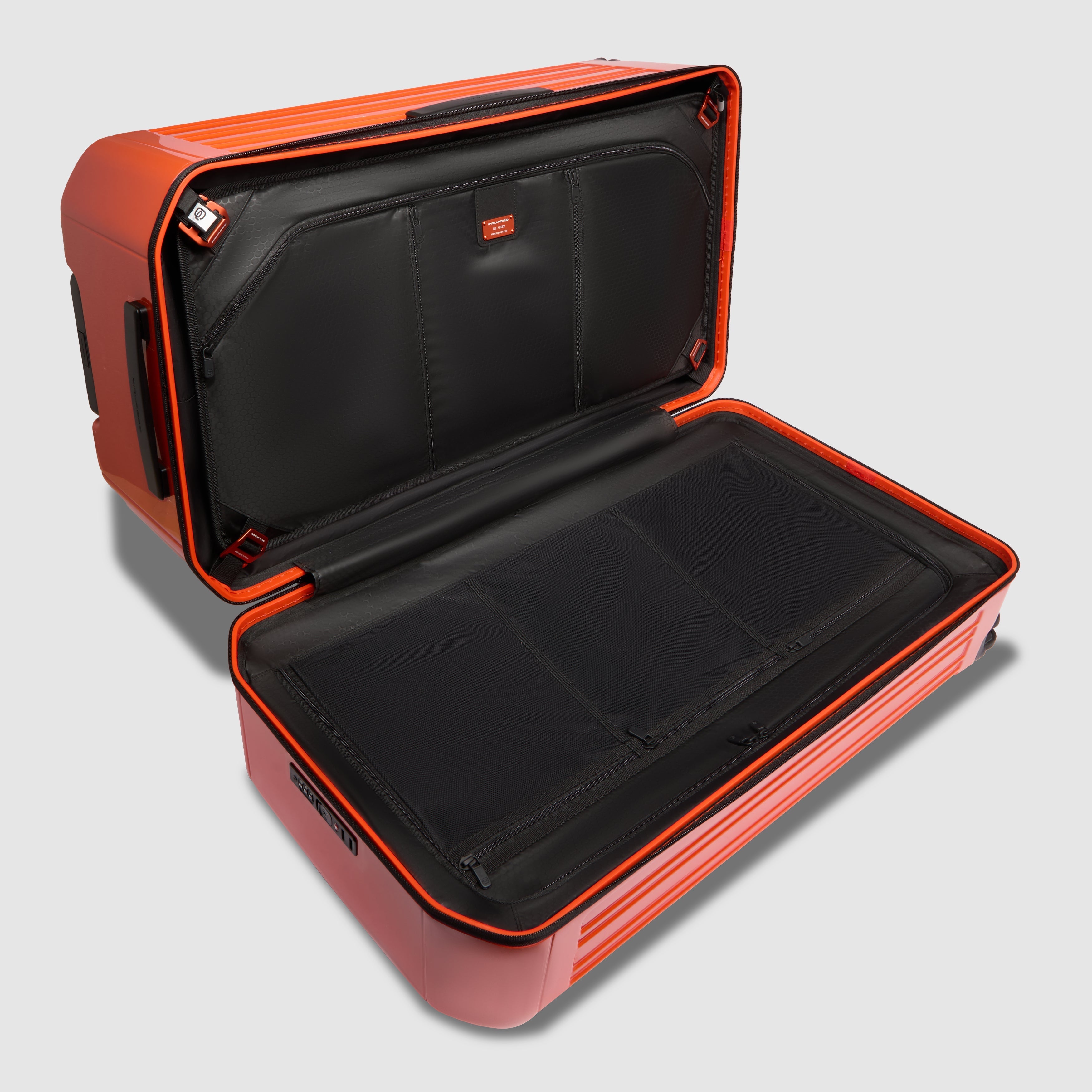 Hardside 4 wheel suitcase in trunk shape - 5