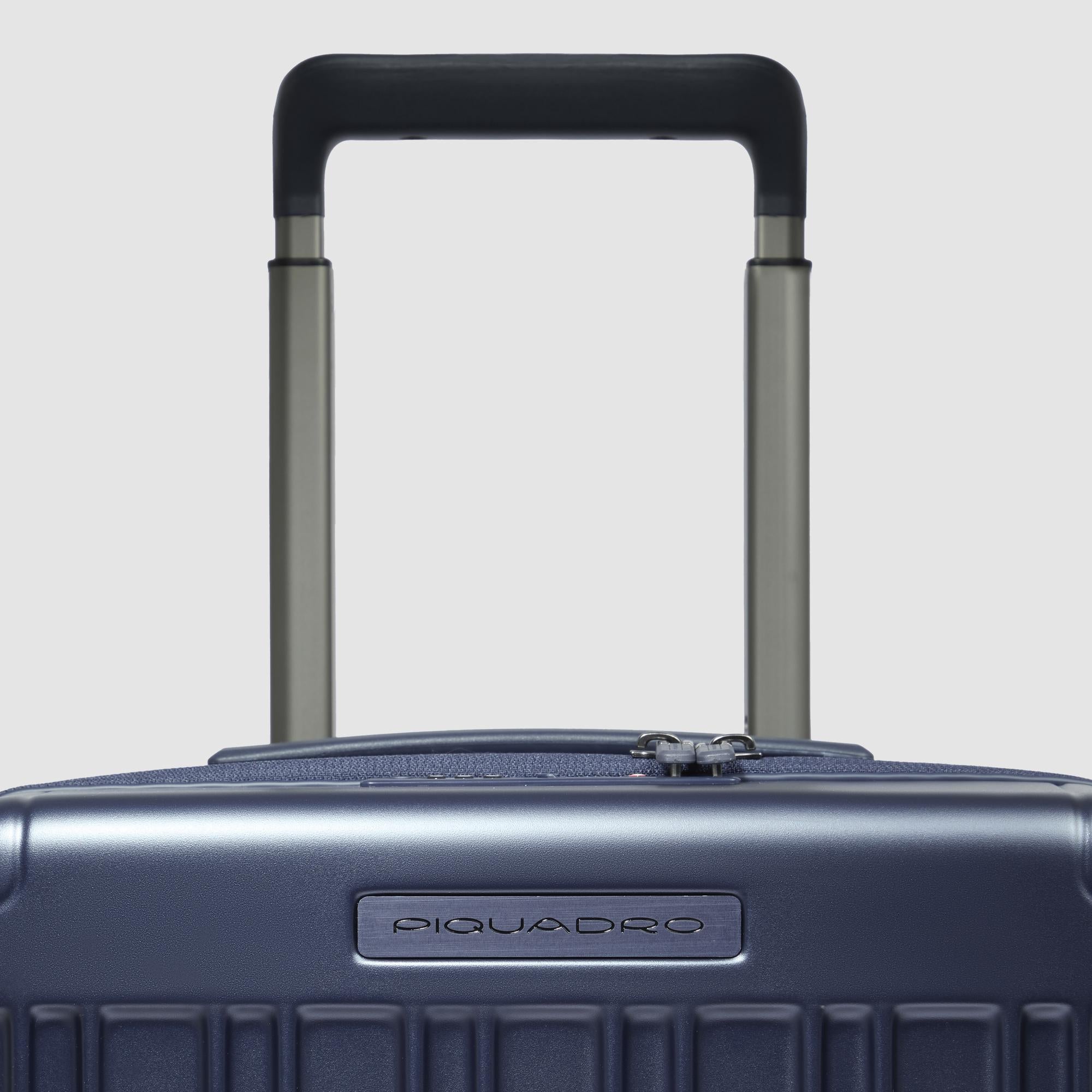 Expandable cabin suitcase with 4 wheels