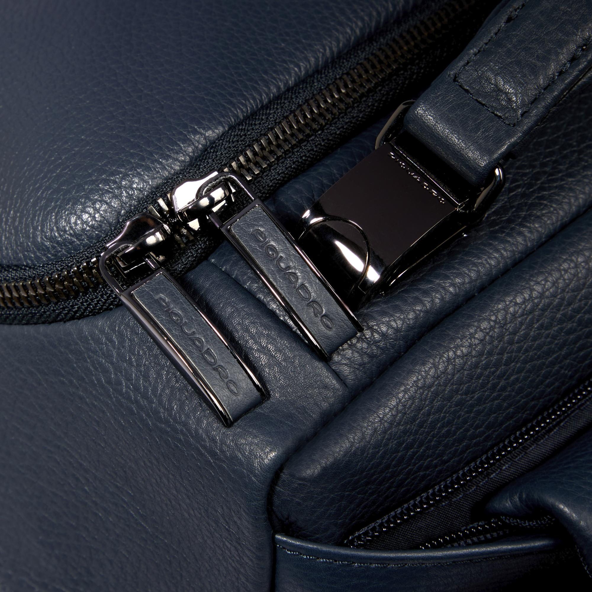 Convertible to backpack duffel bag