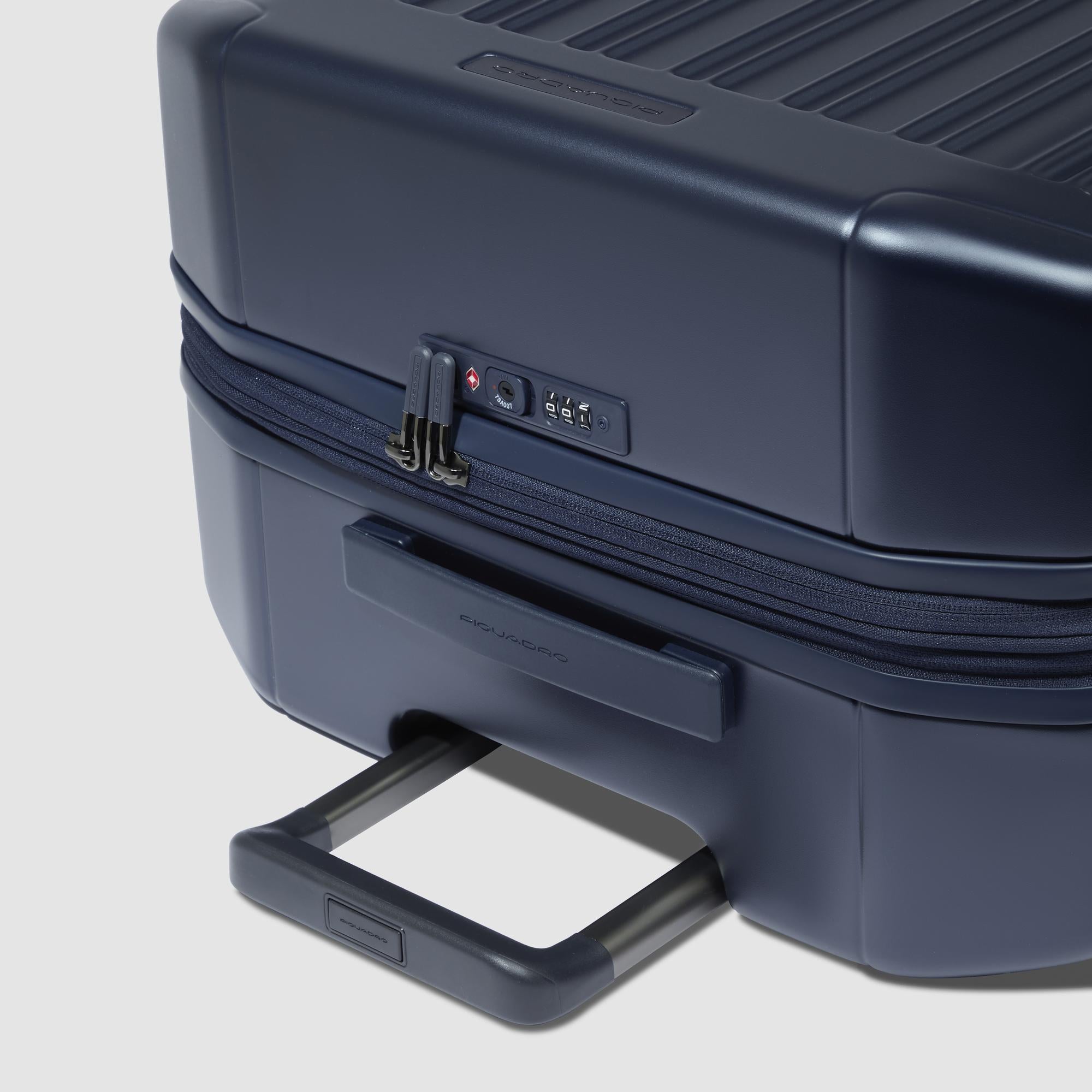 Medium size, expandable 4 wheel suitcase - 6