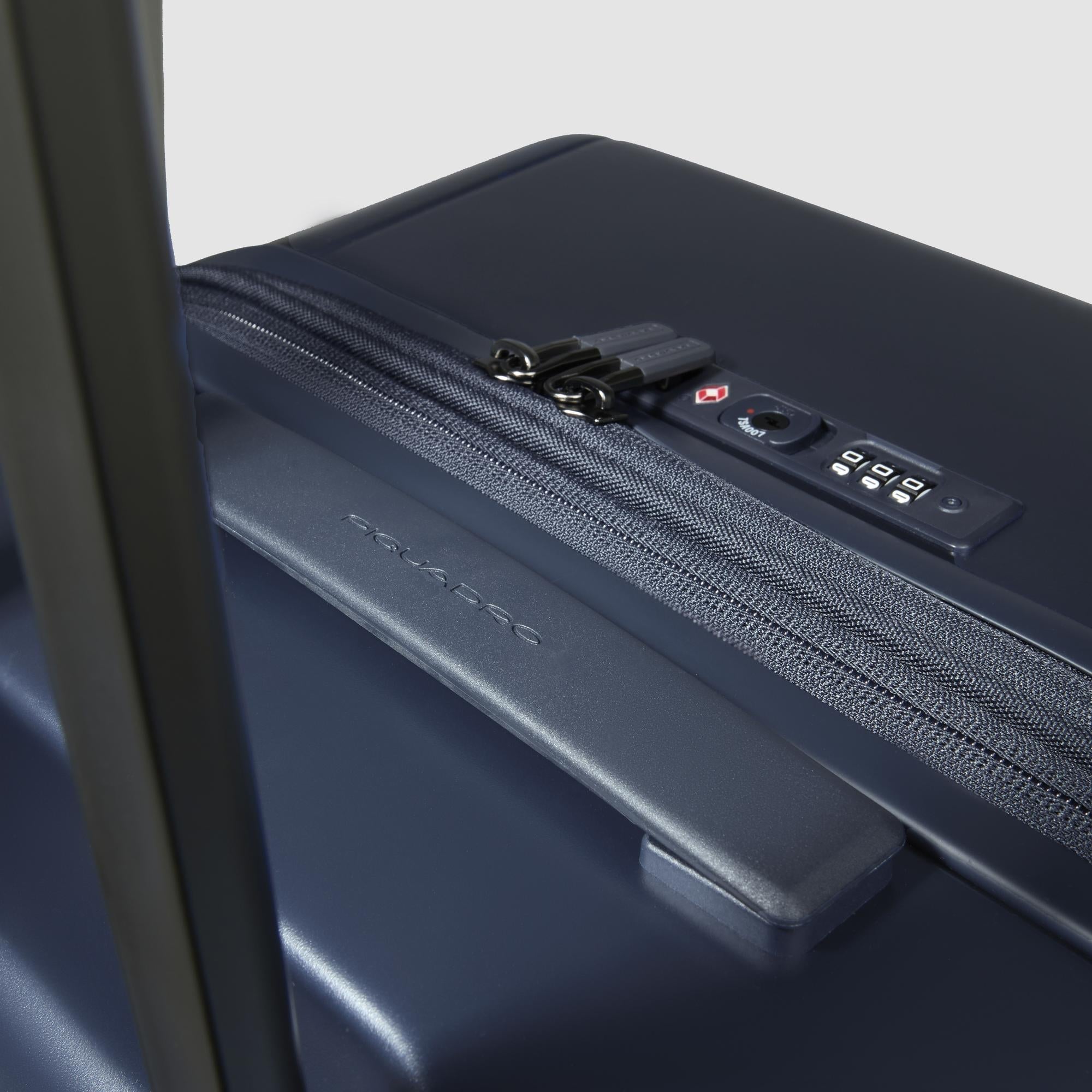 Medium size, expandable 4 wheel suitcase