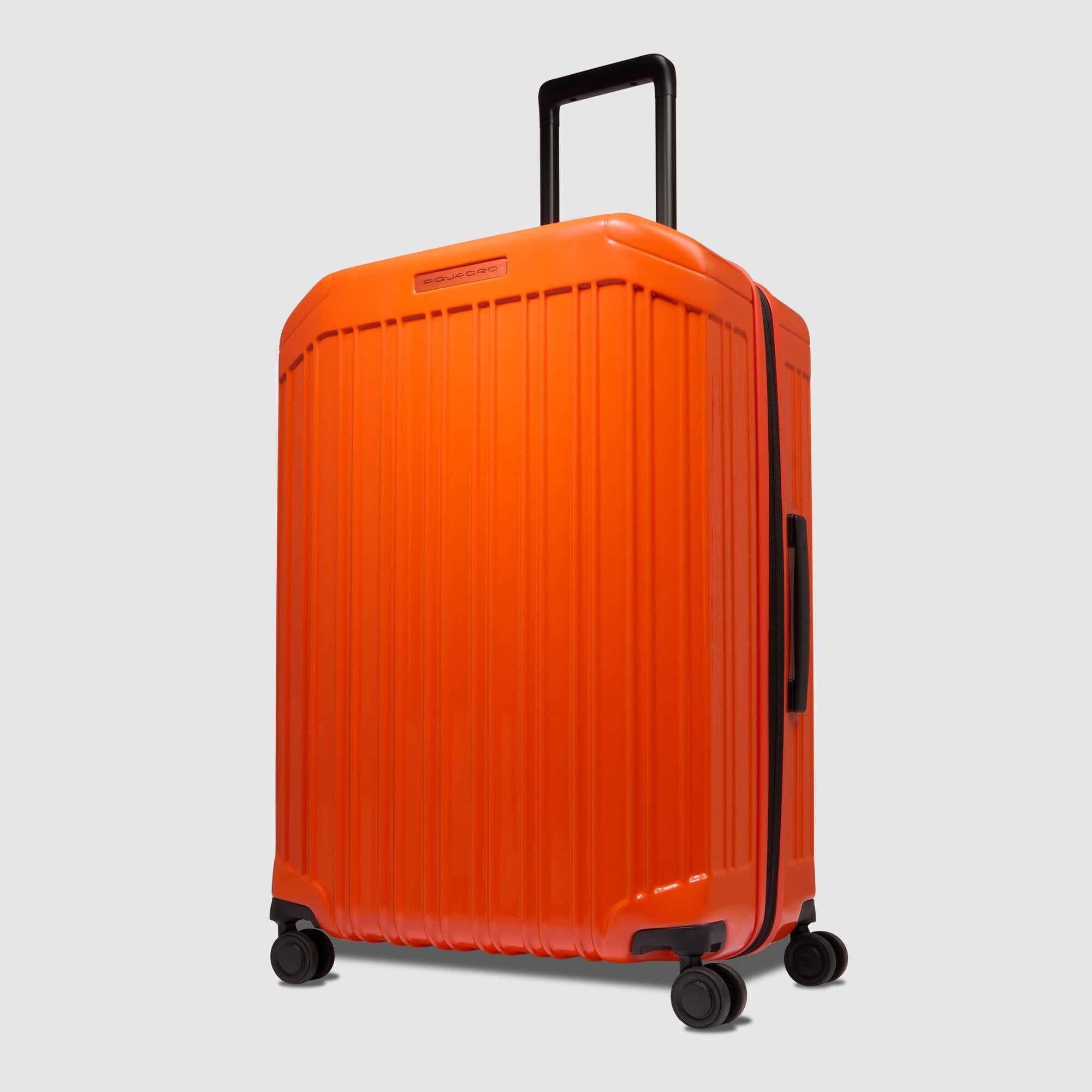 Medium size, expandable 4 wheel suitcase - 2