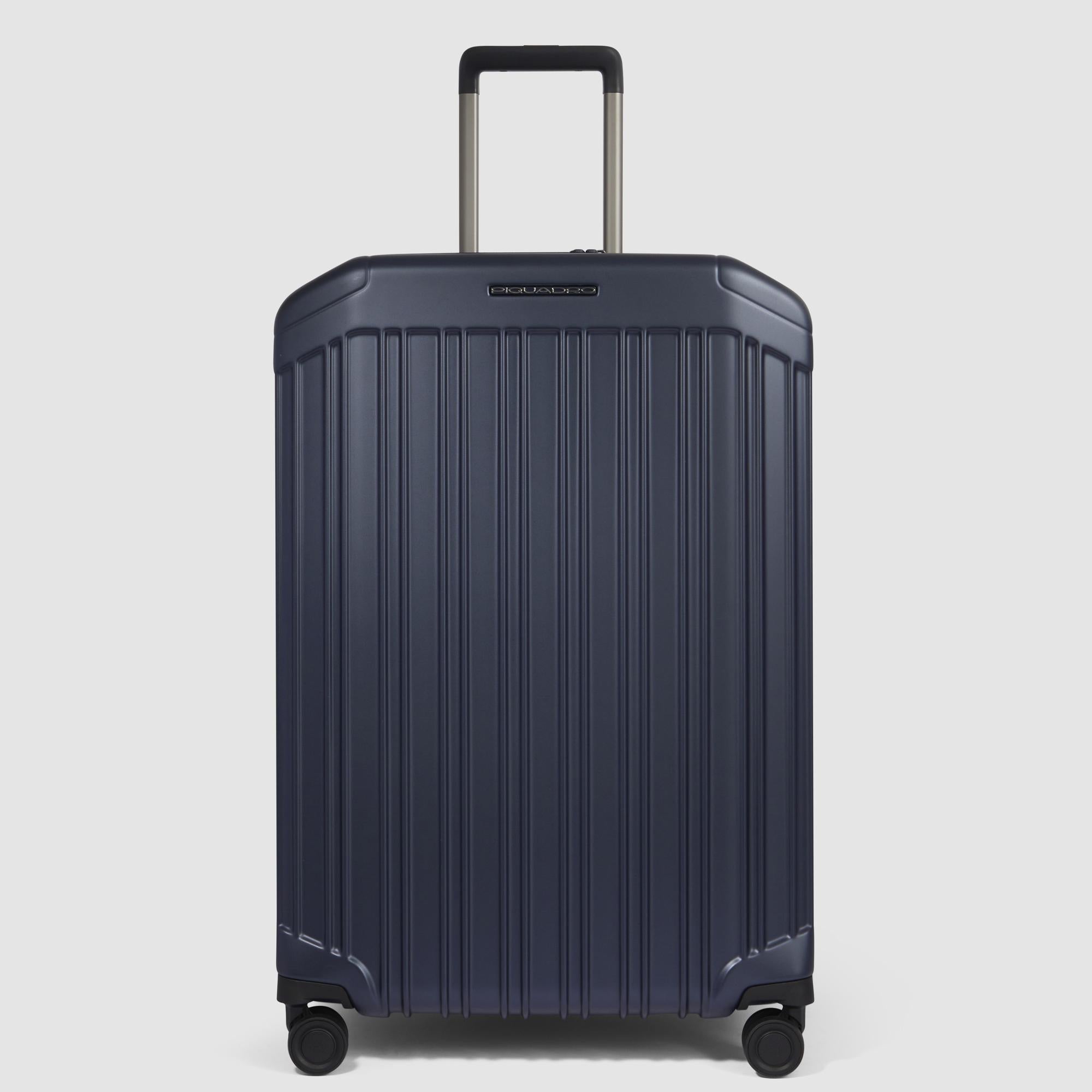 Expadable, large 4 wheel suitcase