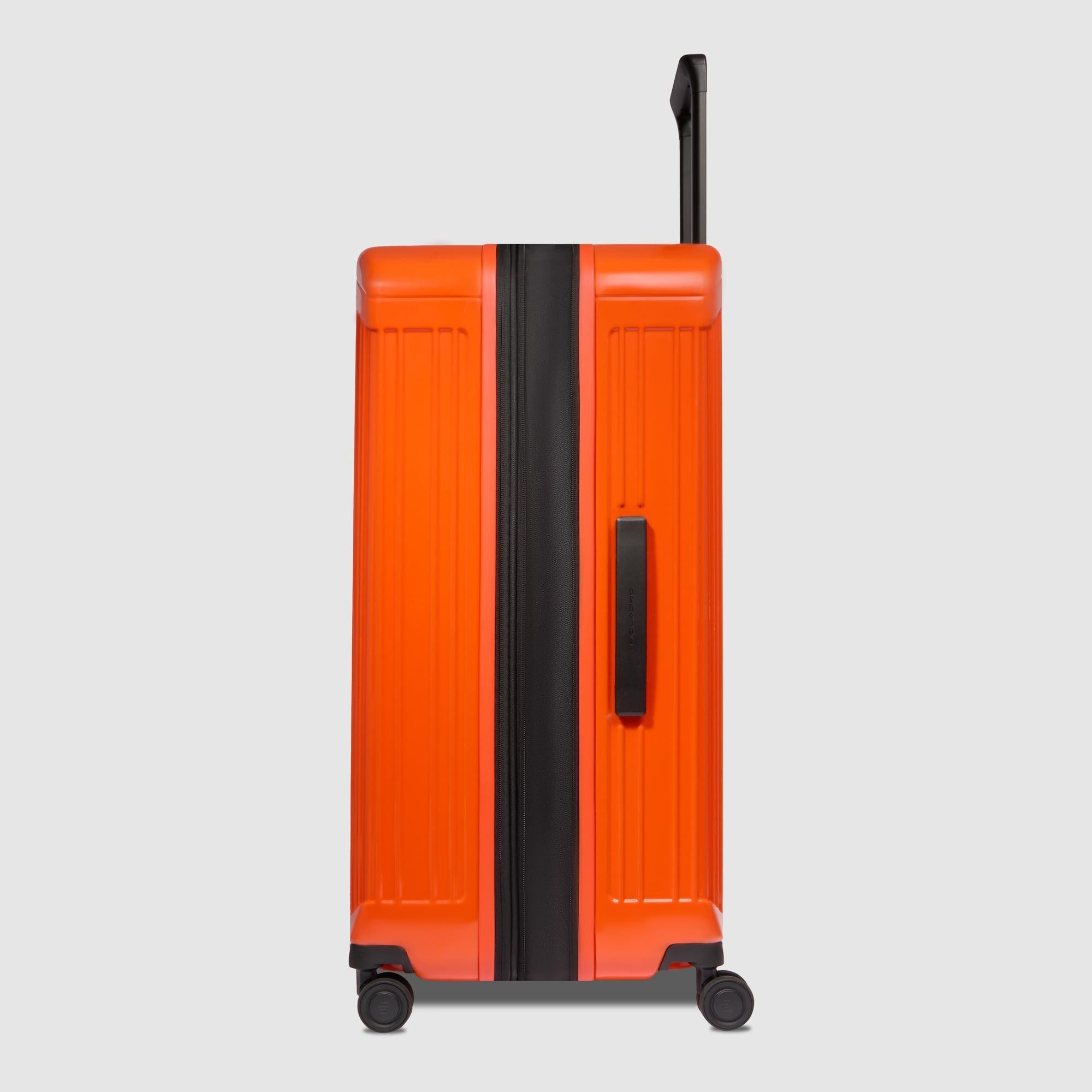 Expadable, large 4 wheel suitcase - 4