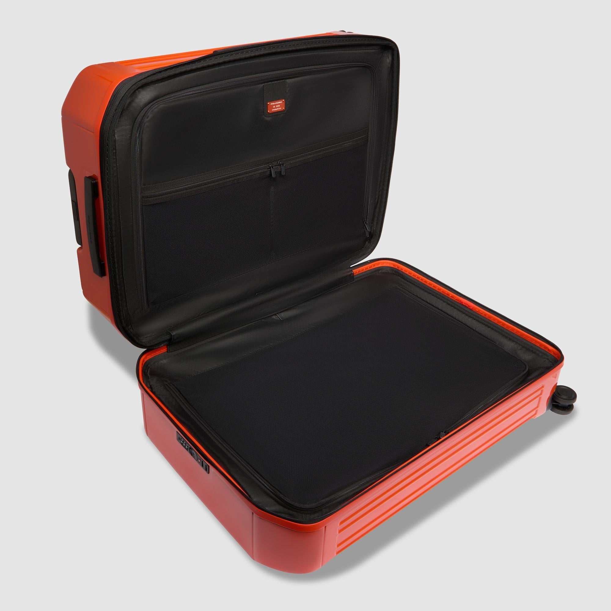 Expadable, large 4 wheel suitcase - 6