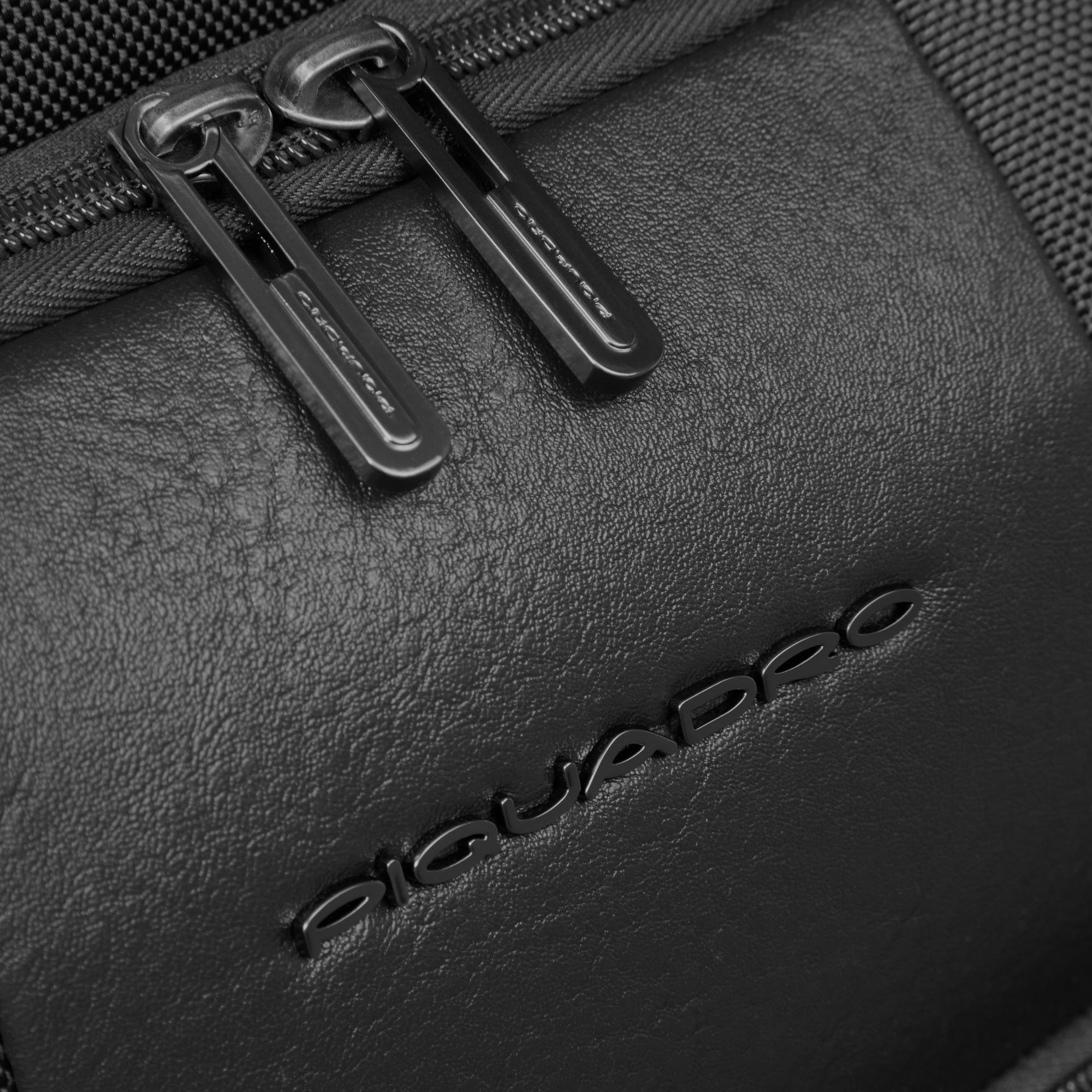 Medium size, expandable suitcase 4 wheels