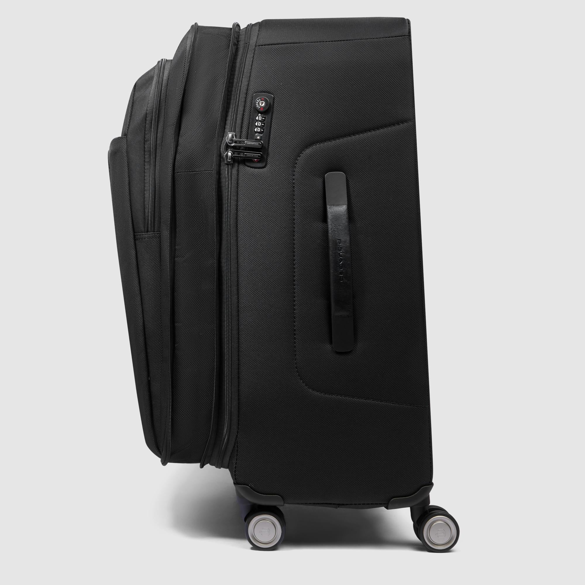 Medium size, expandable suitcase 4 wheels