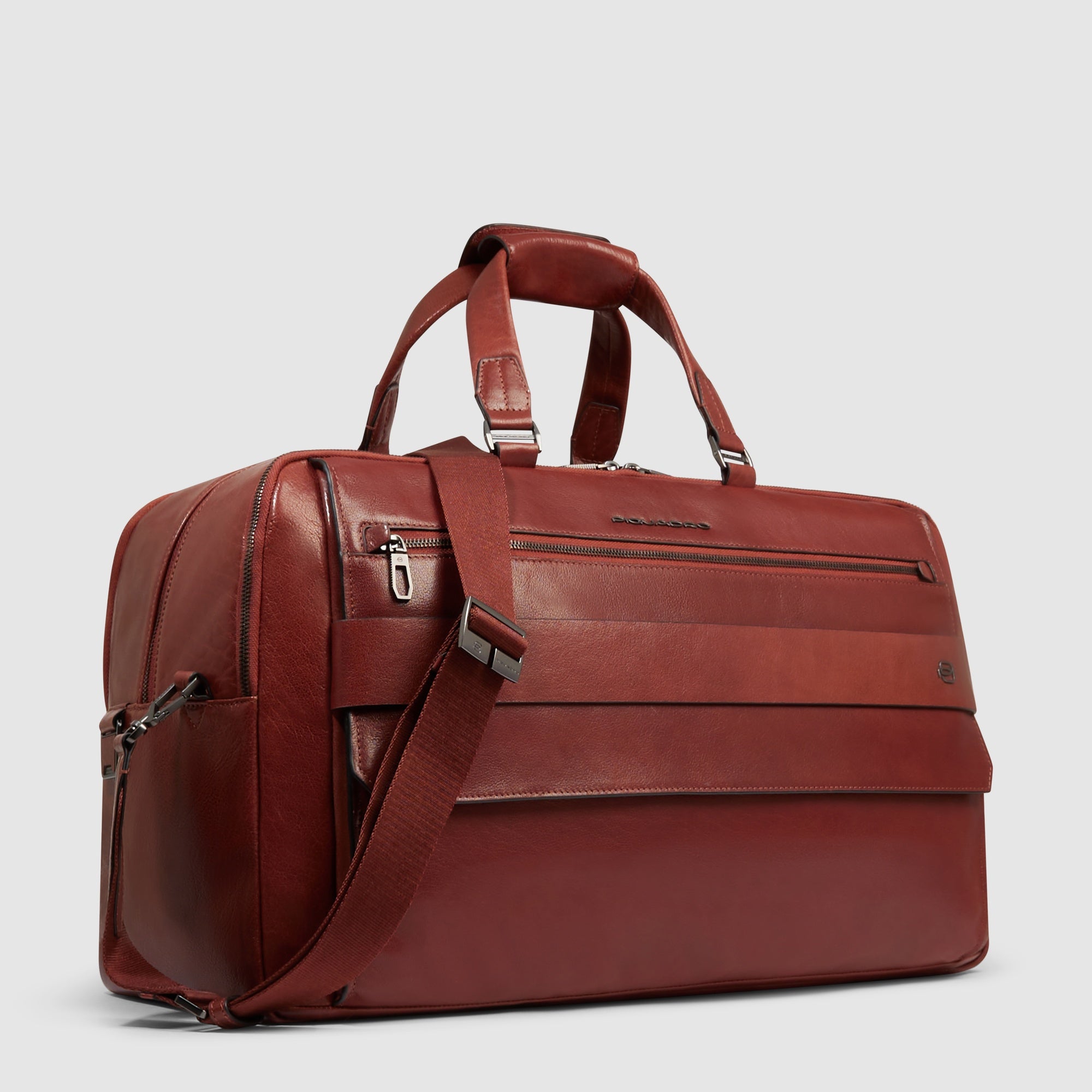 Personalizable duffel bag