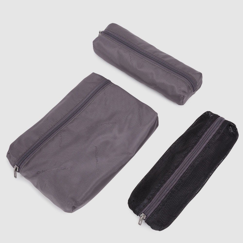 Hanging toiletry bag in recycled textile - 3