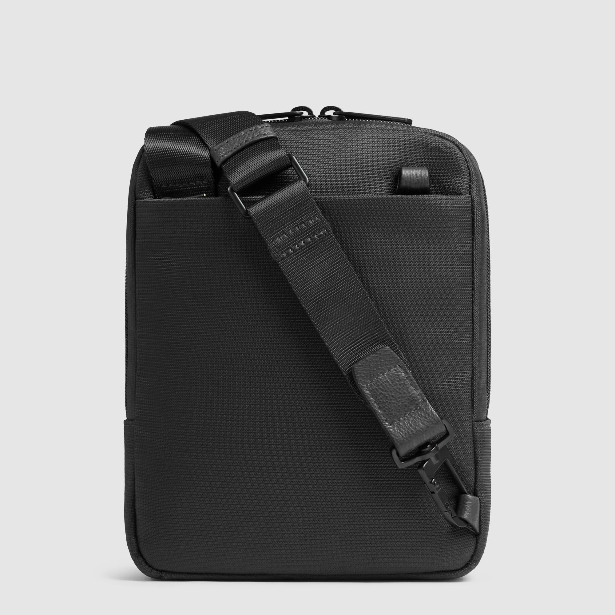 Men's crossbody bag in recycled fabric