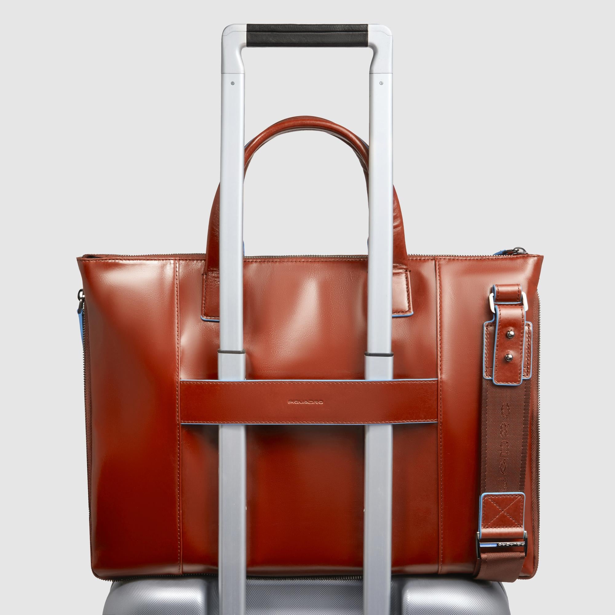 Expandable, slim laptop bag 15,6" - 3
