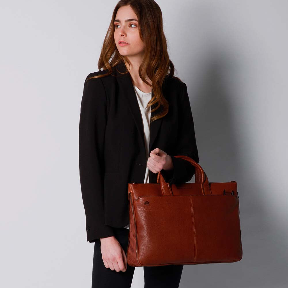 Expandable, slim laptop bag 15,6" - 4