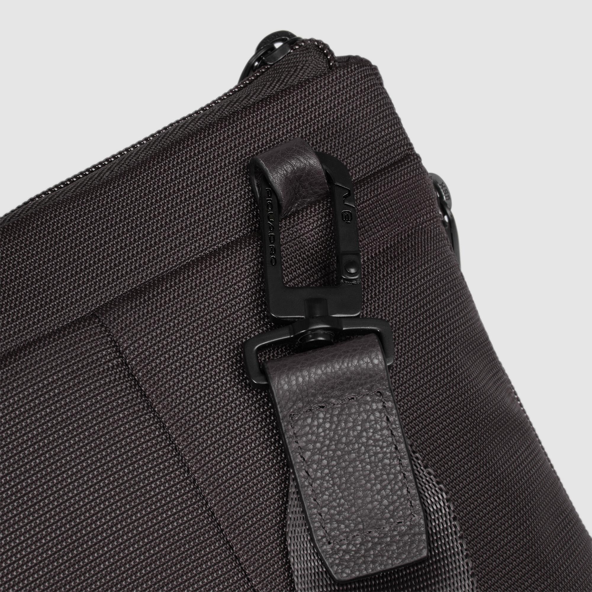 Slim laptop bag 15,6" in recycled fabric